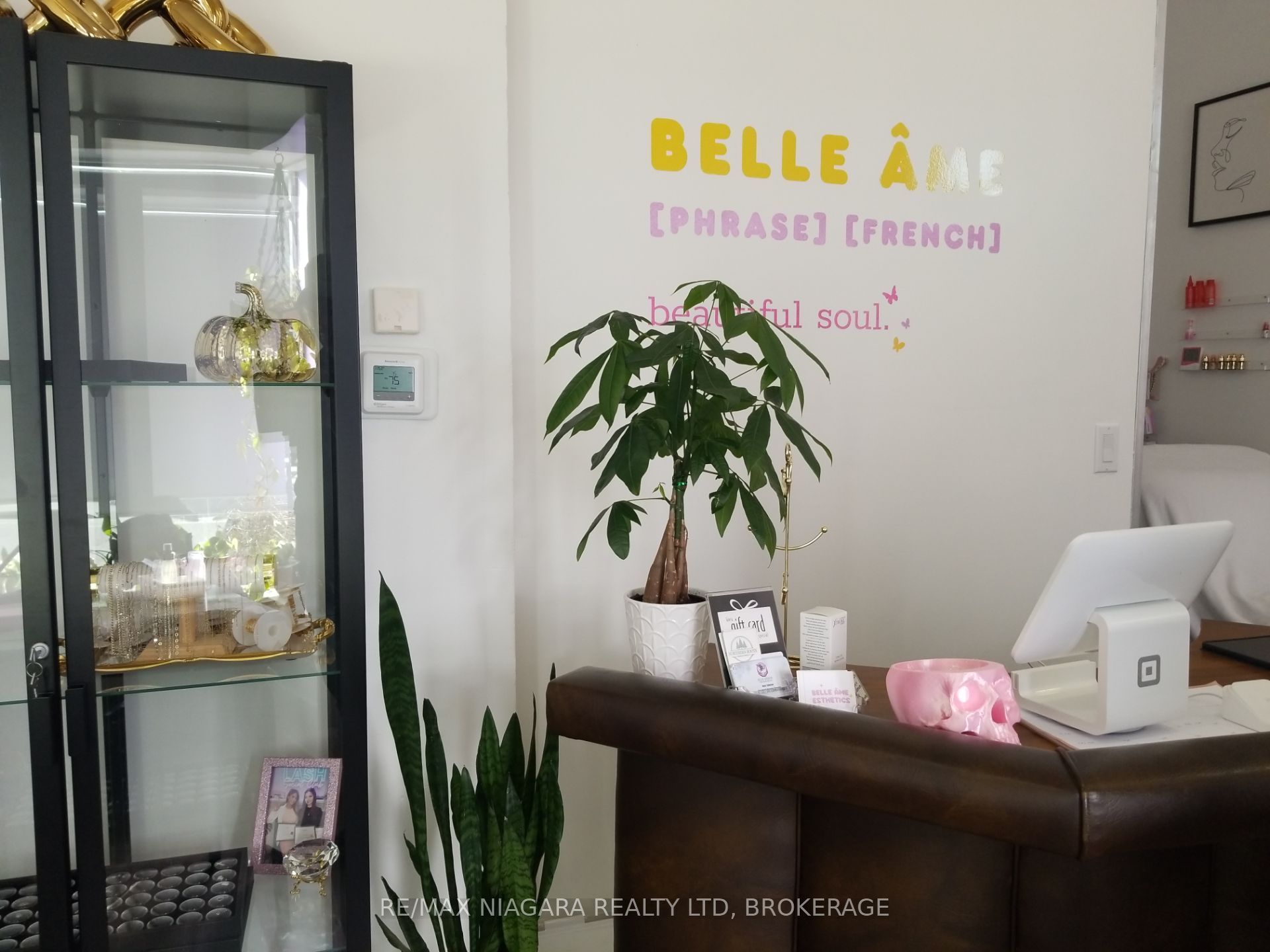 210 Jarvis St Property Photo 3