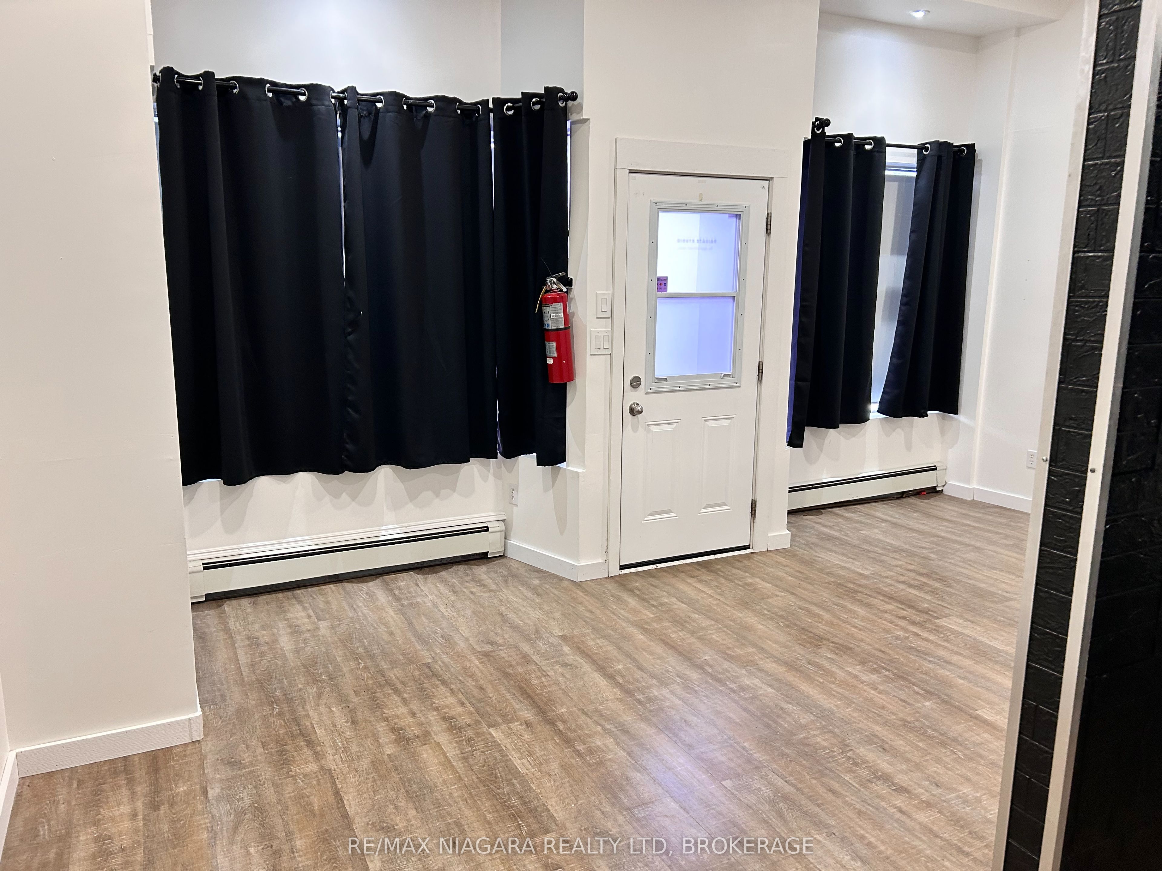 210 Jarvis St Property Photo 4