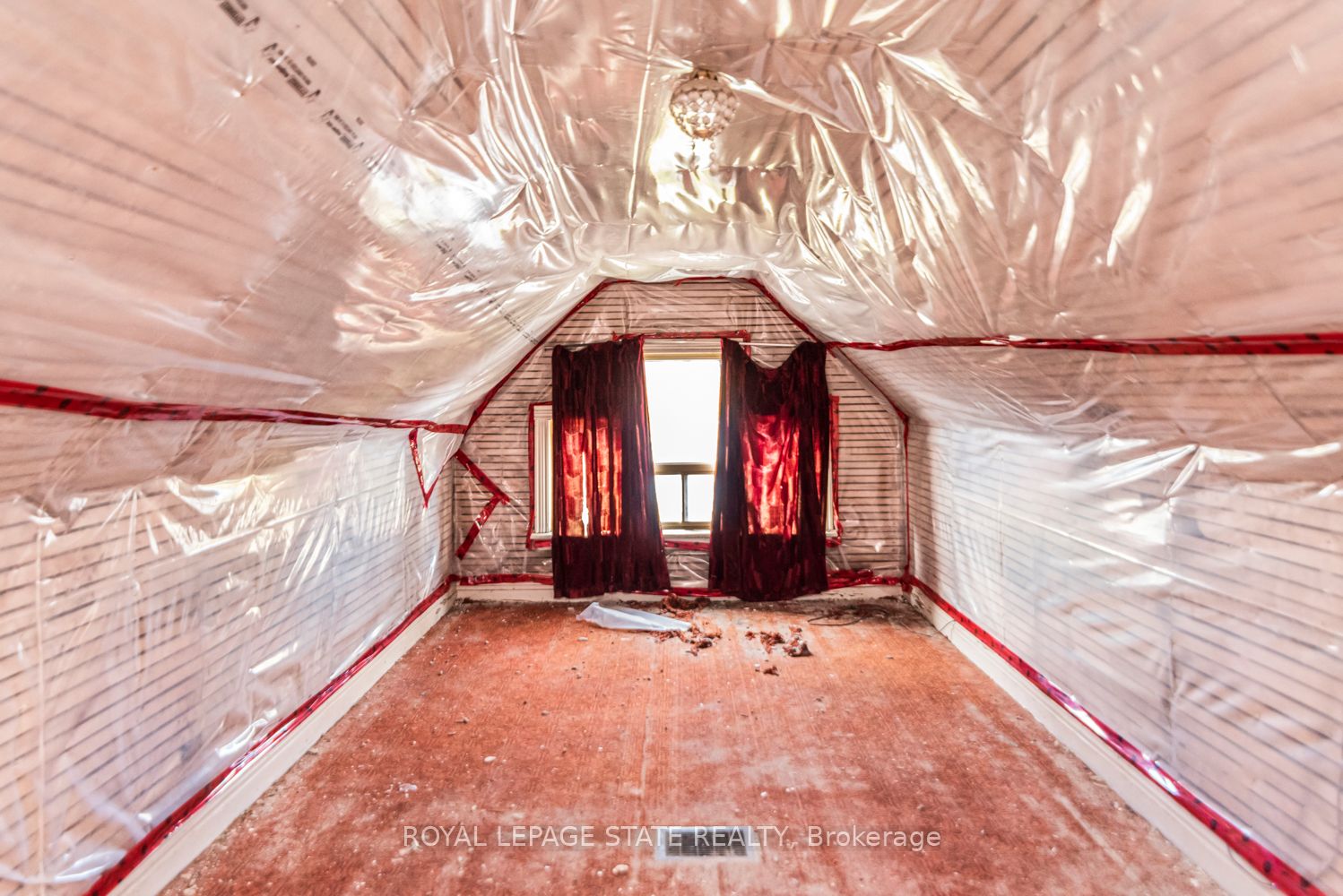 538 Hughson St N Property Photo 29