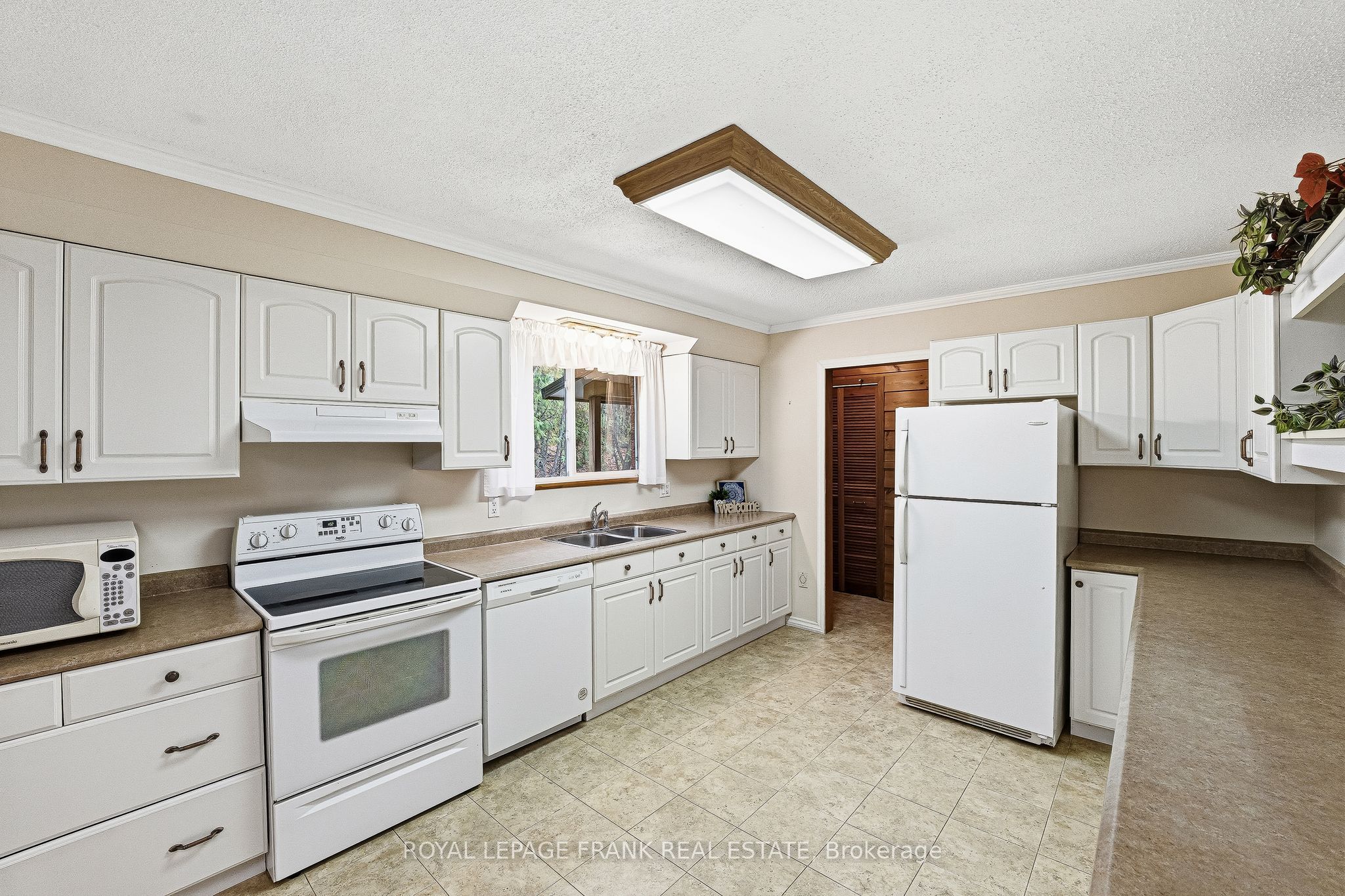 23 Trillium Court Property Photo 22