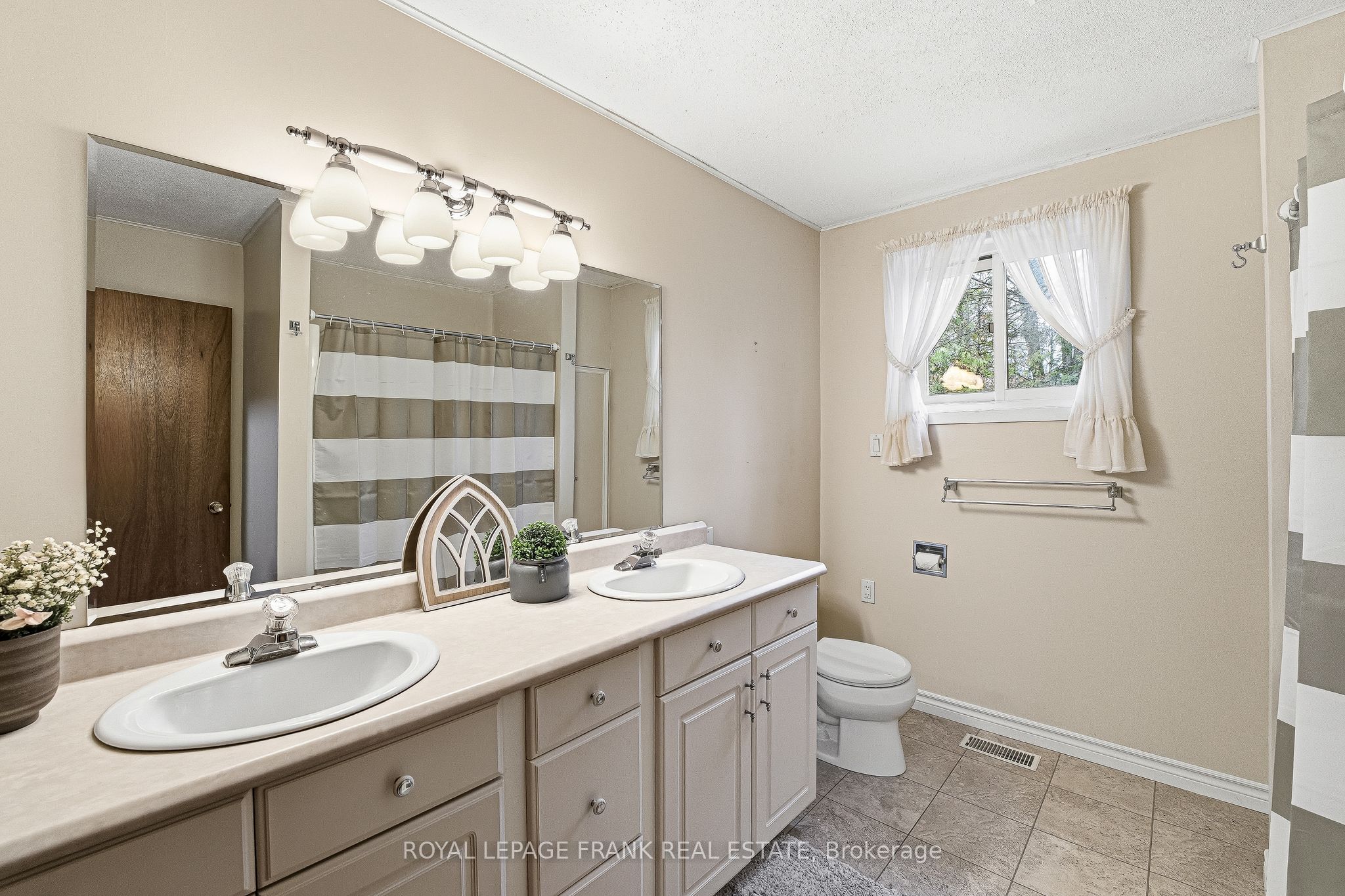 23 Trillium Court Property Photo 32