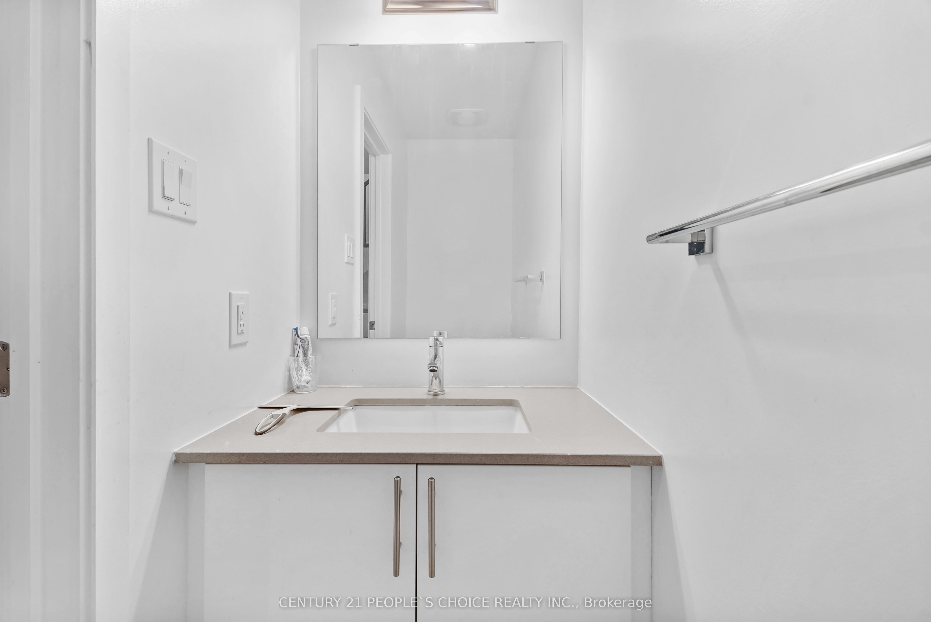 300 Makobe Ln Property Photo 5