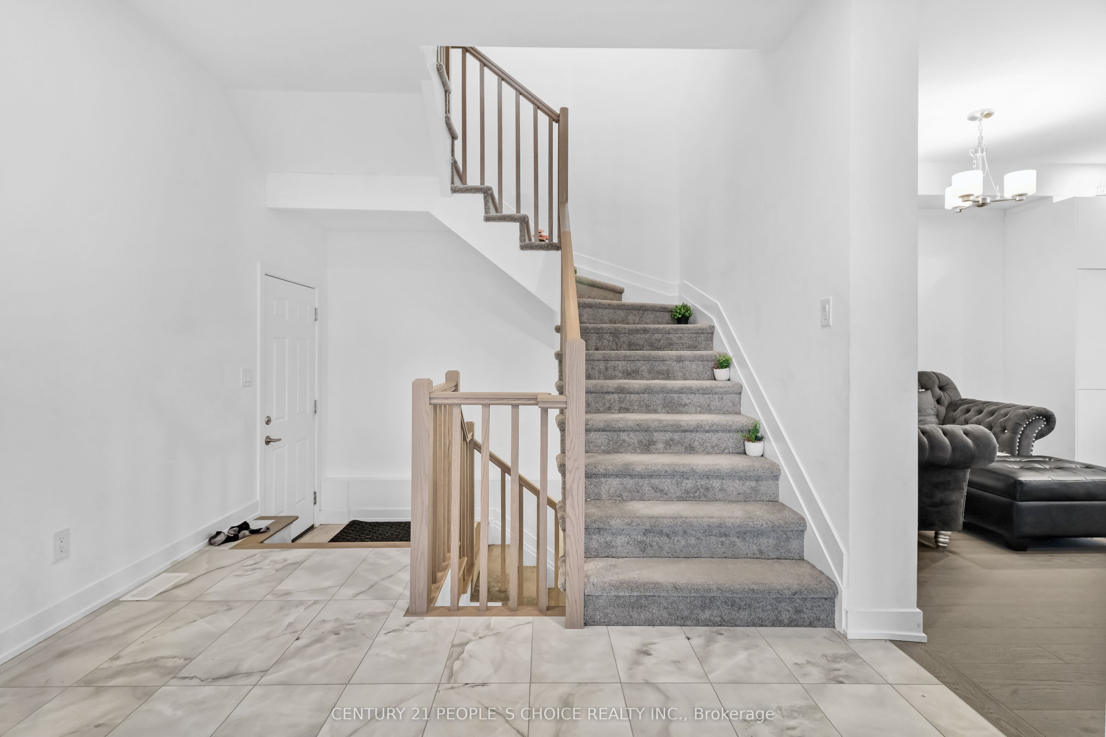 300 Makobe Ln Property Photo 6