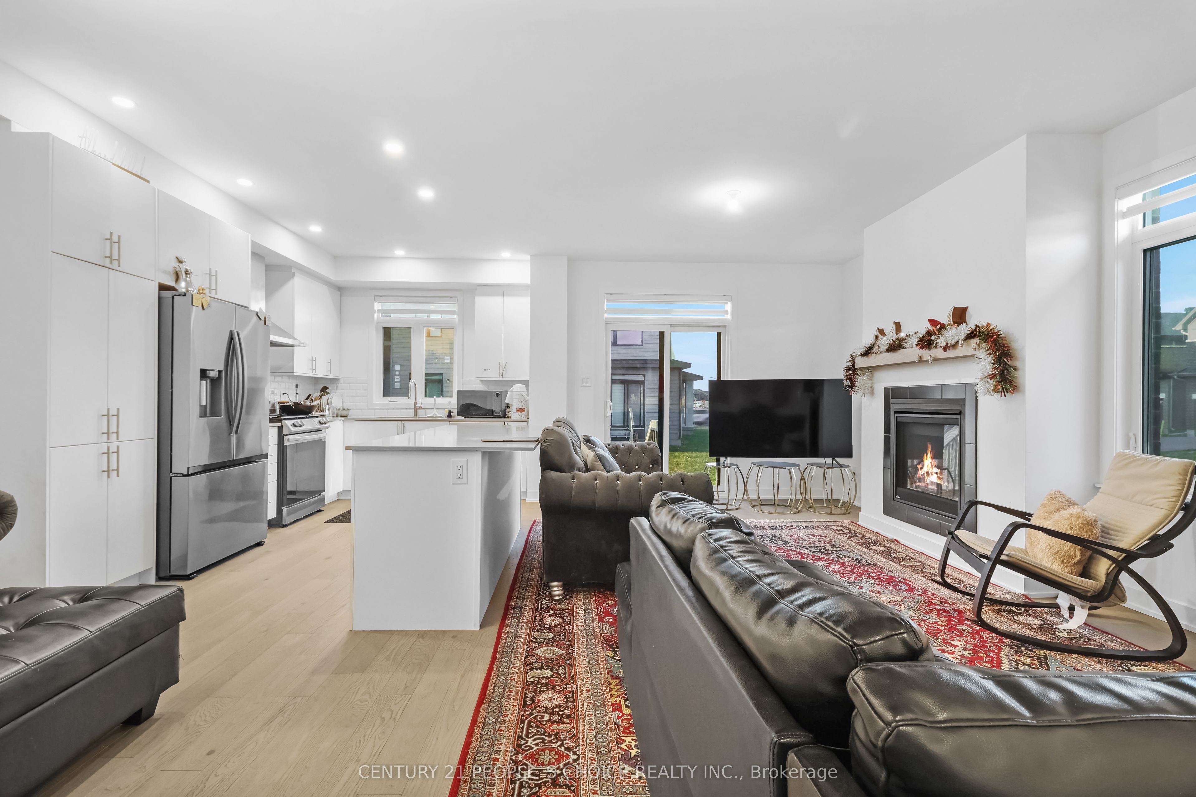 300 Makobe Ln Property Photo 8