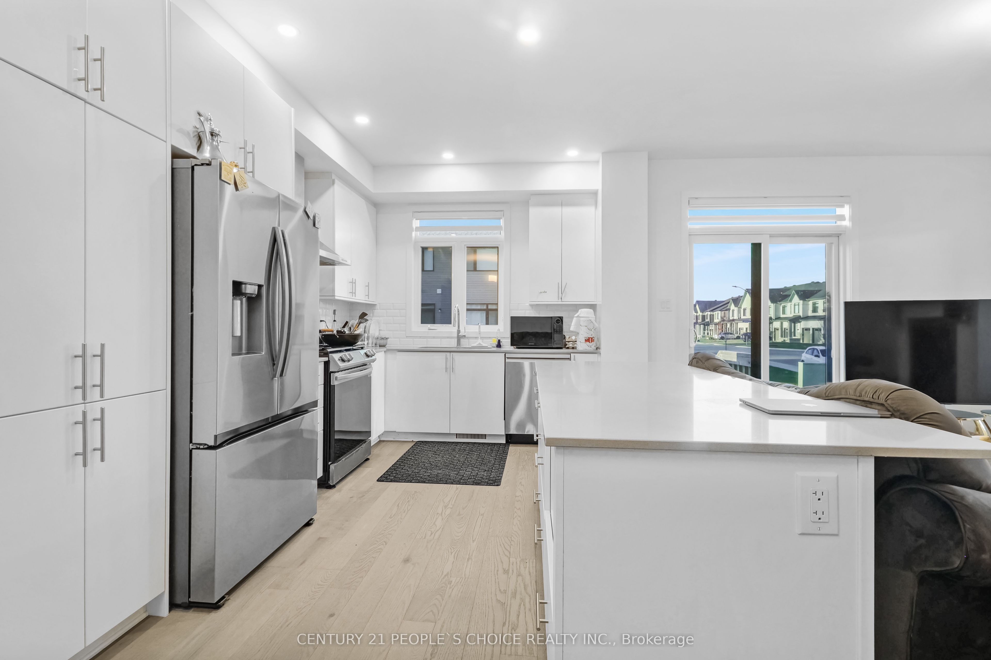 300 Makobe Ln Property Photo 9