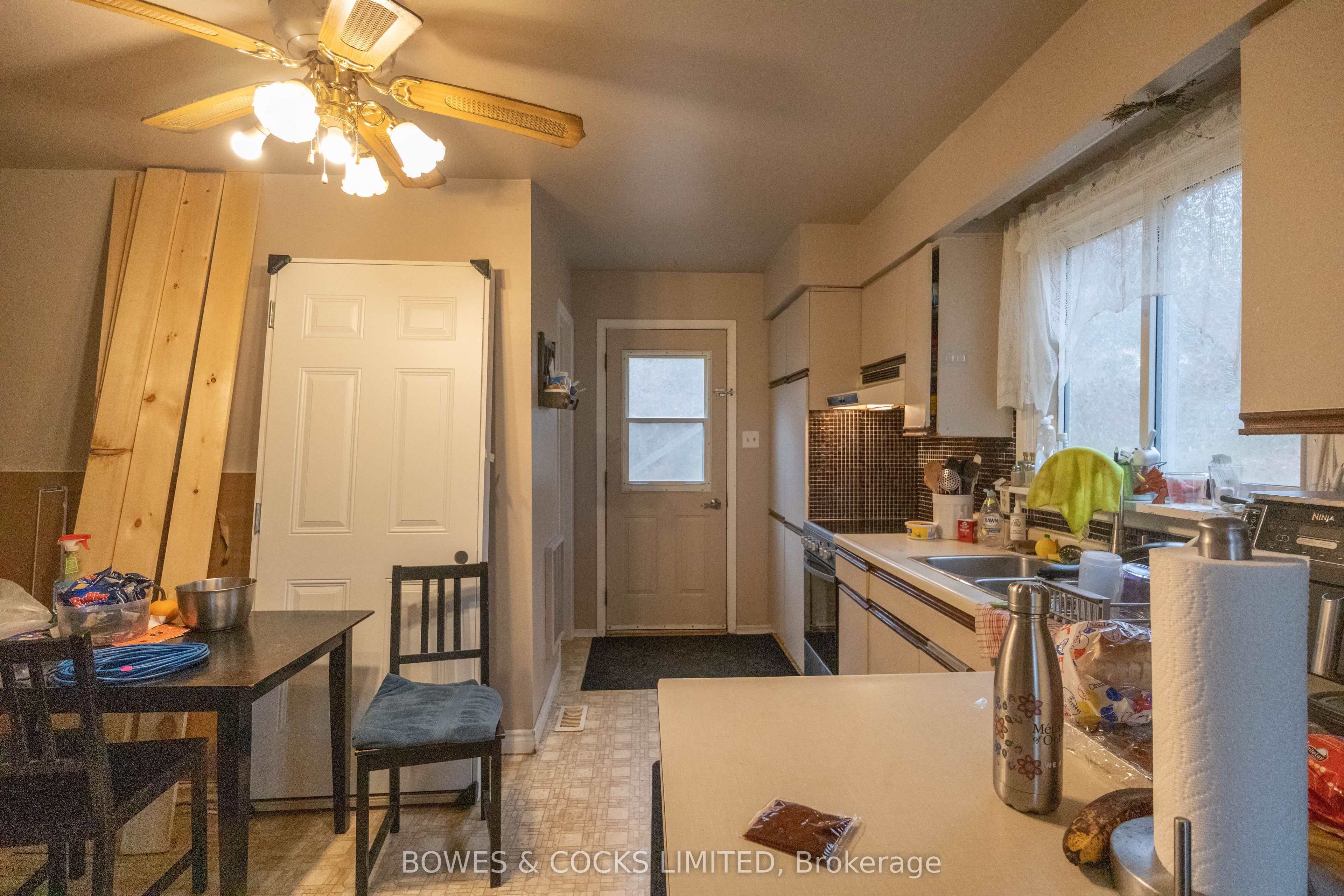 35 Cleak Ave Property Photo 10