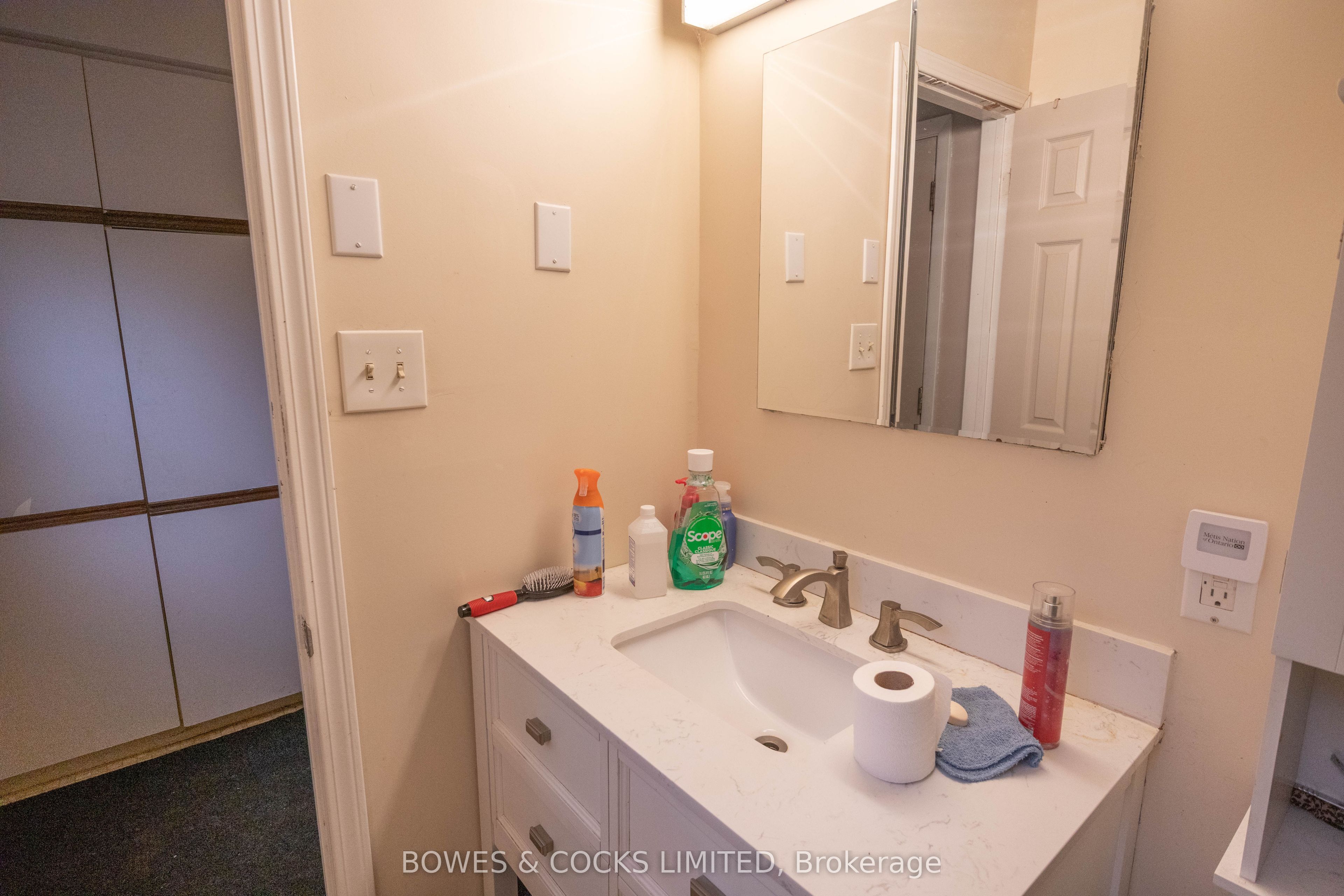 35 Cleak Ave Property Photo 14