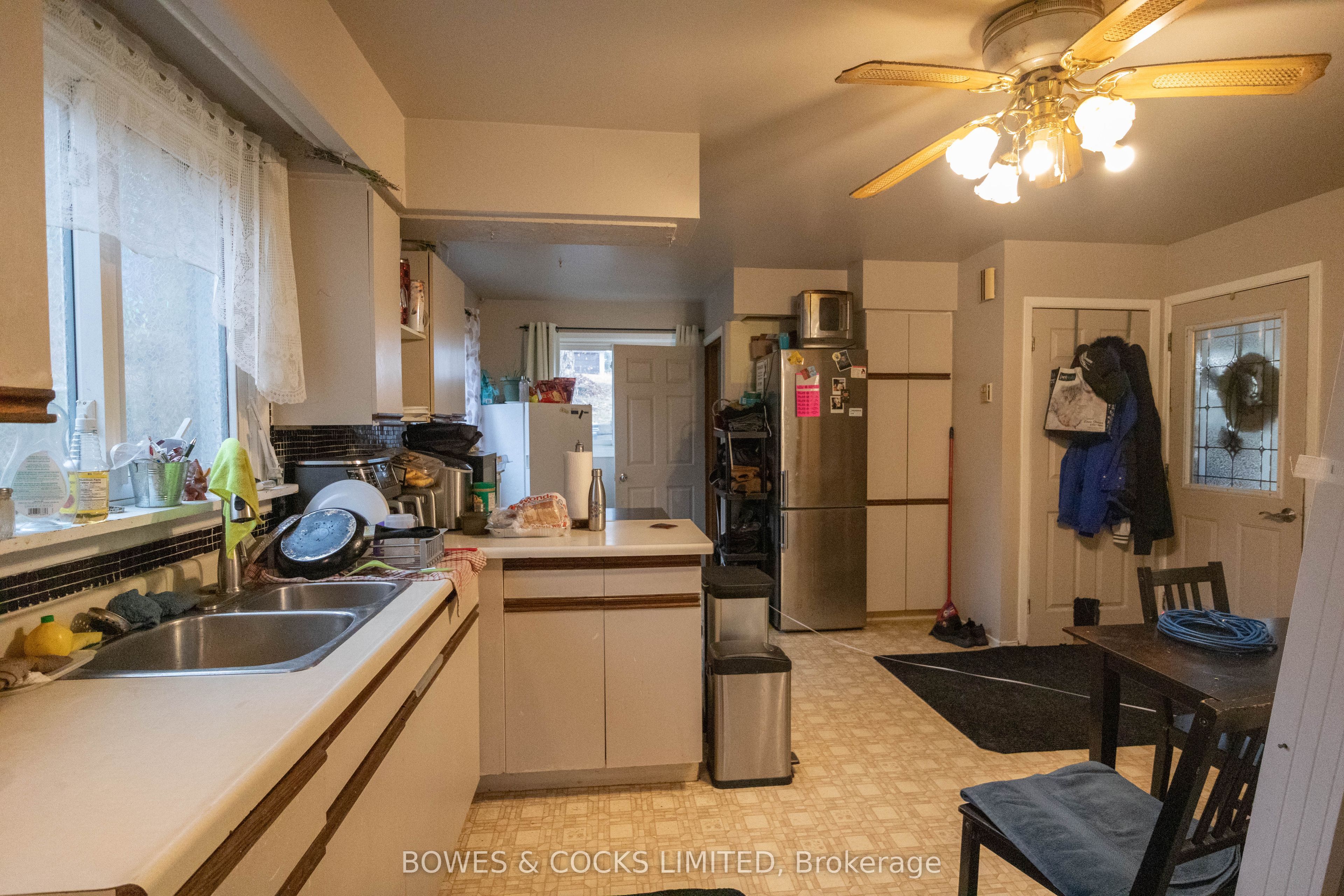 35 Cleak Ave Property Photo 16