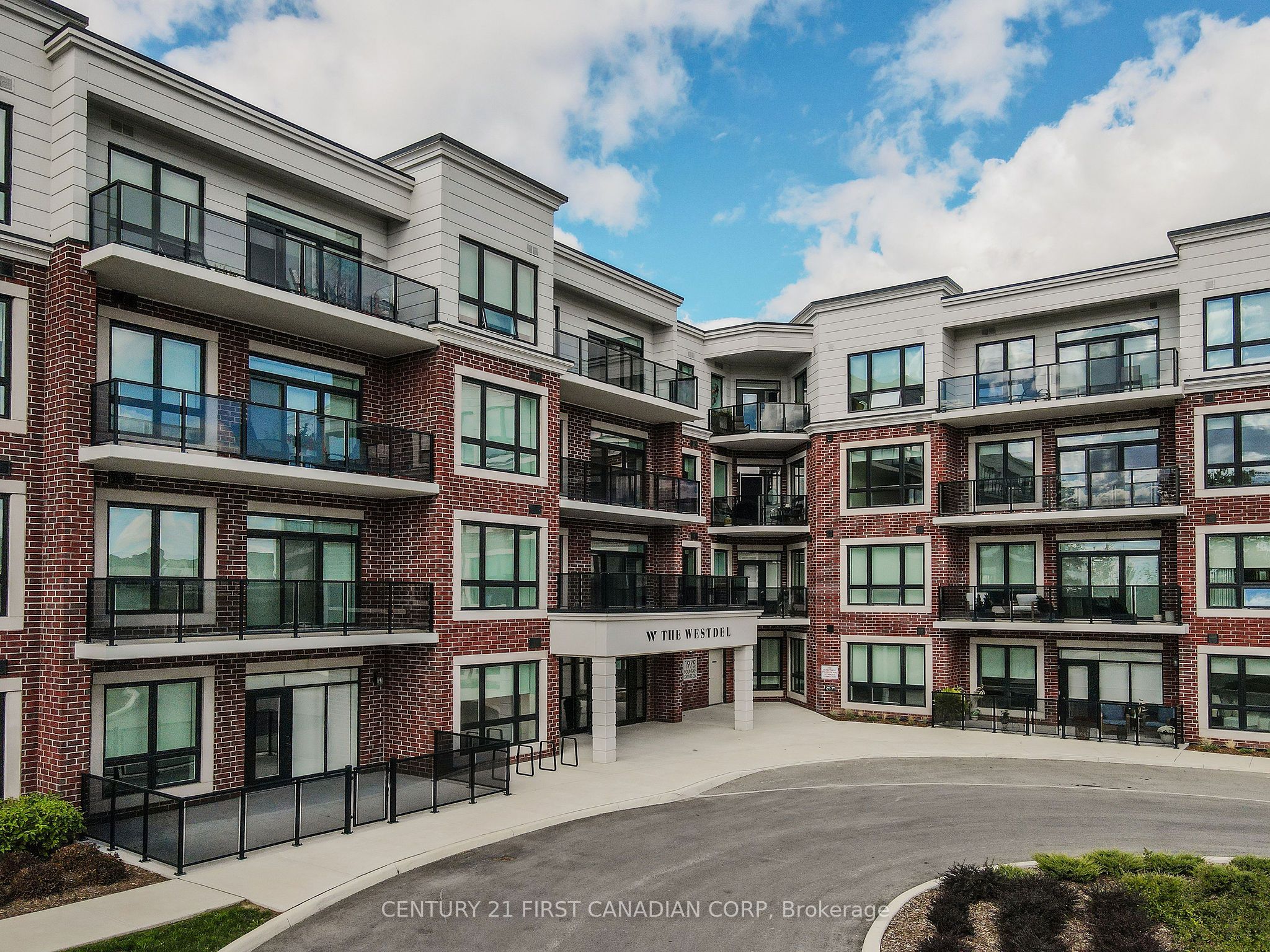 1975 Fountain Grass Dr Property Photo 1