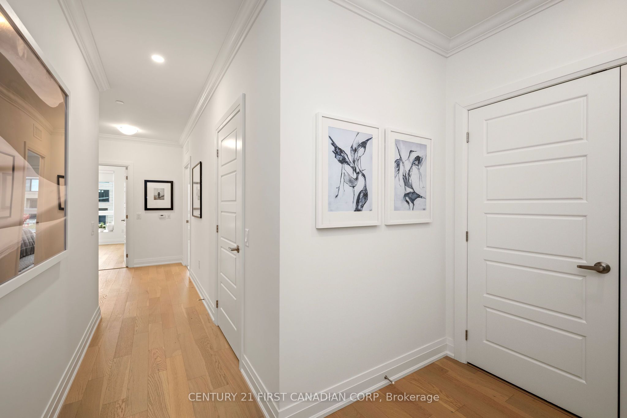 1975 Fountain Grass Dr Property Photo 2