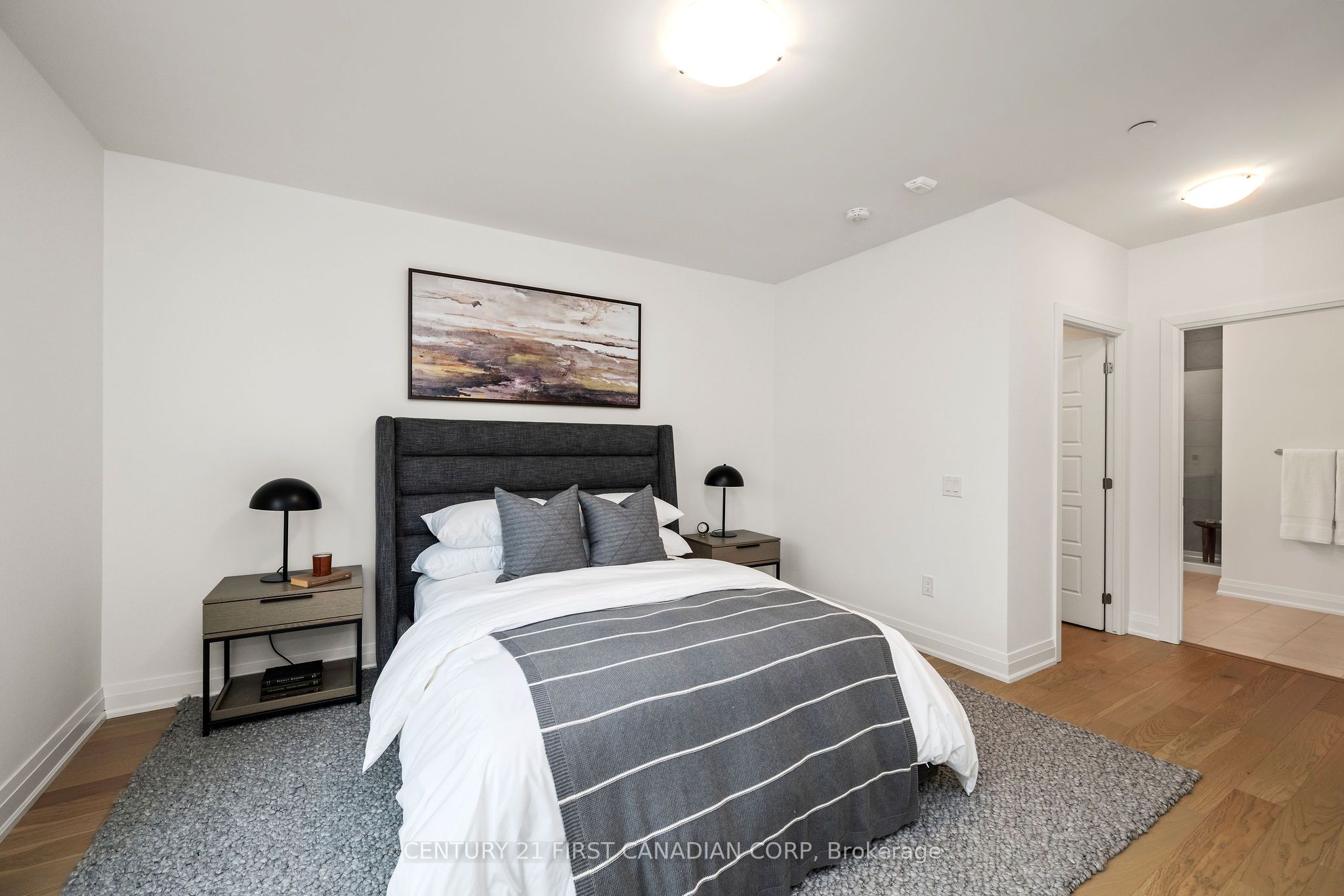 1975 Fountain Grass Dr Property Photo 4