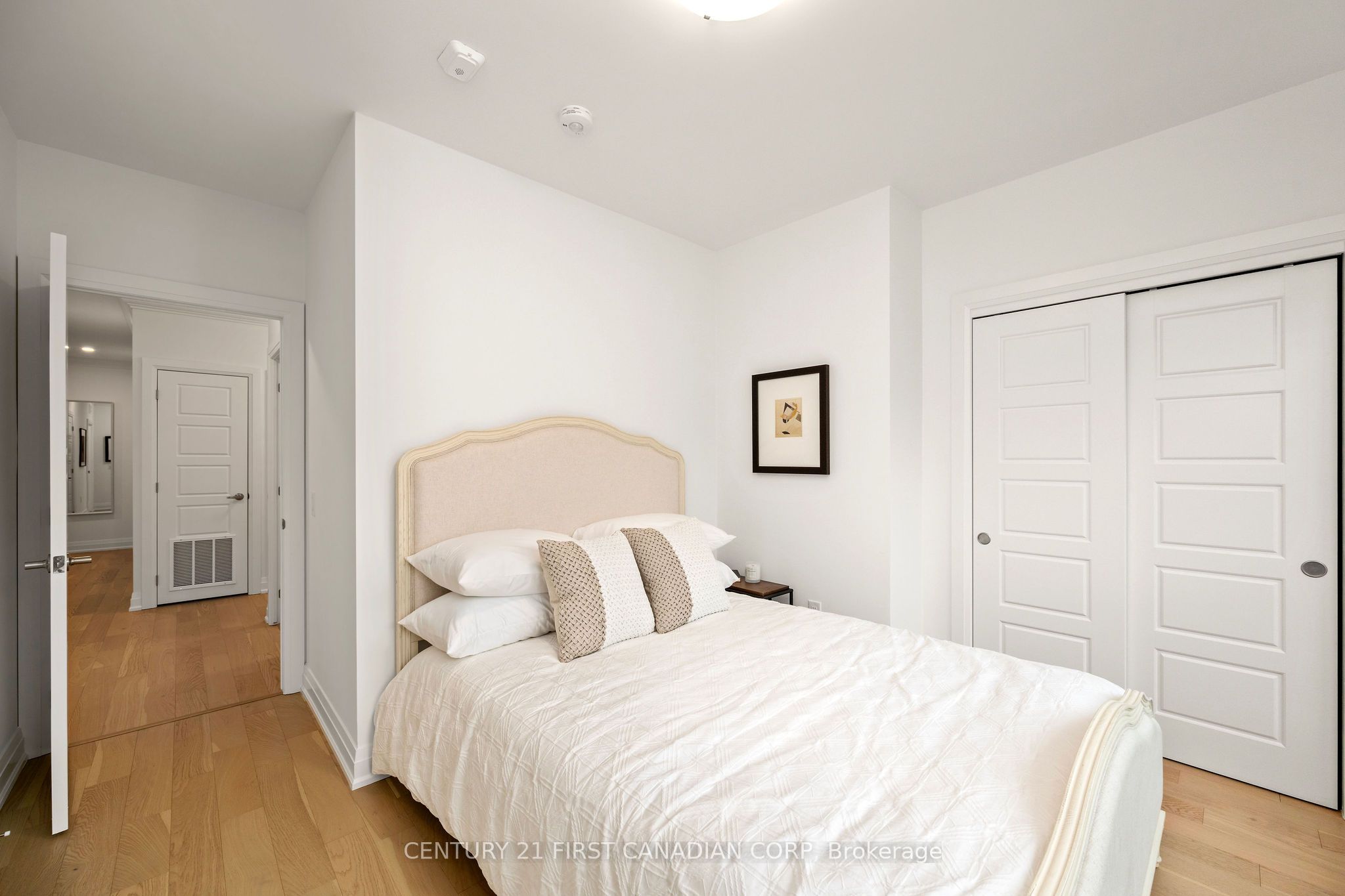 1975 Fountain Grass Dr Property Photo 7