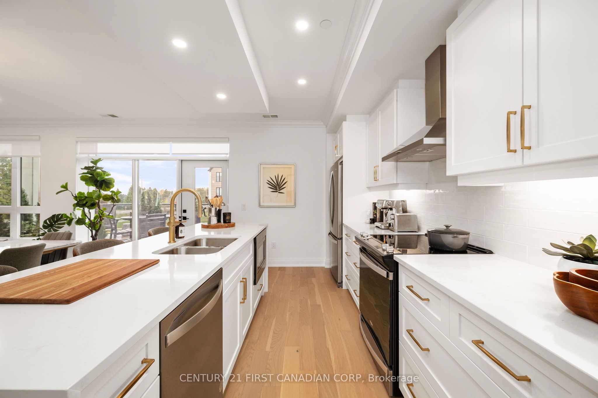 1975 Fountain Grass Dr Property Photo 12