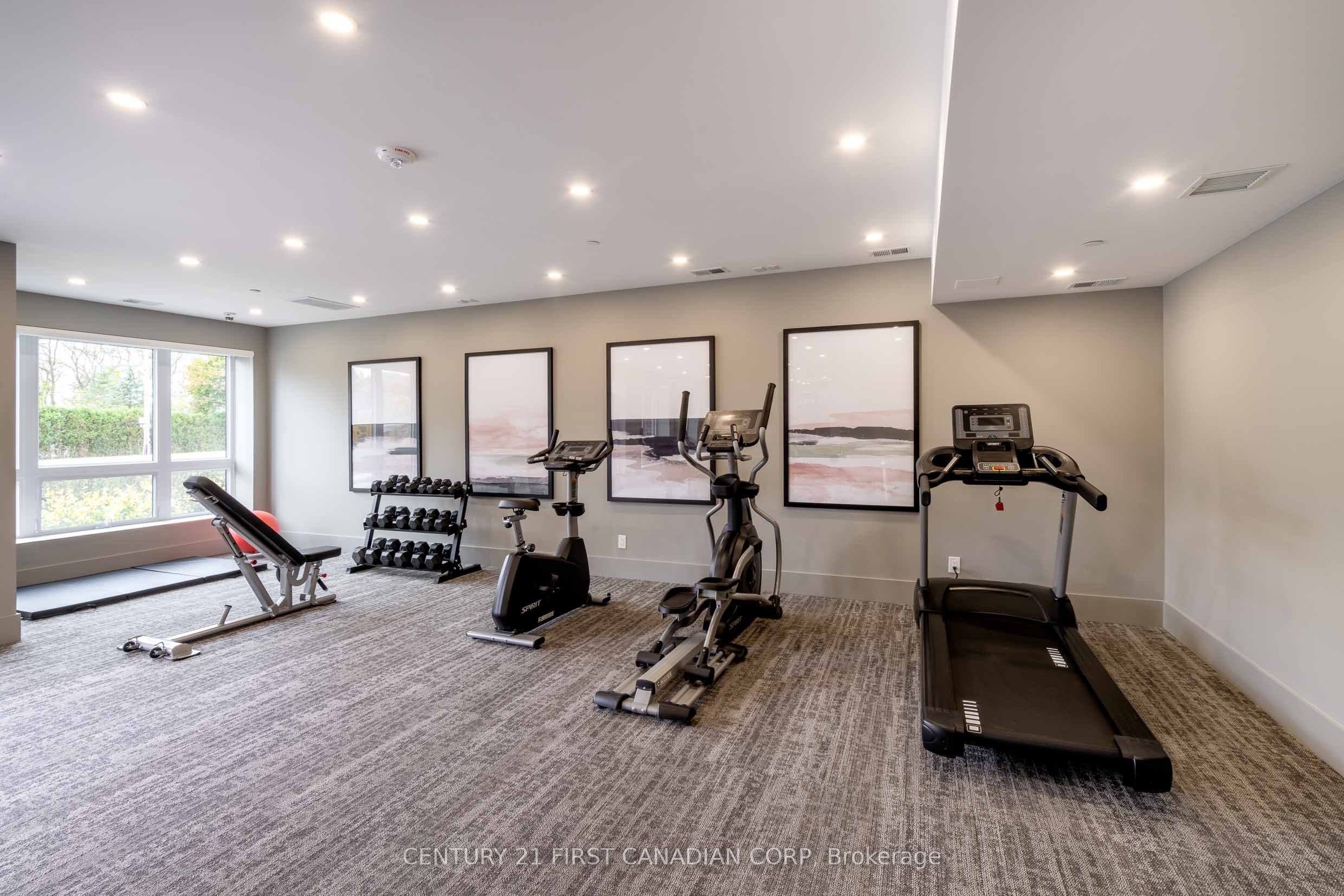 1975 Fountain Grass Dr Property Photo 21