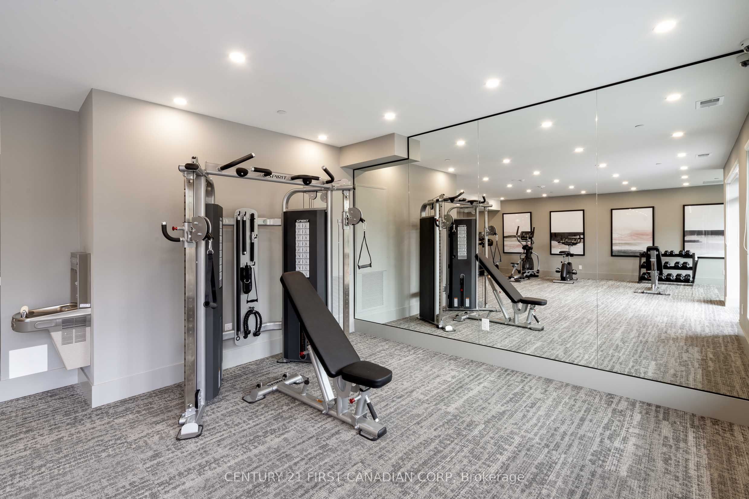 1975 Fountain Grass Dr Property Photo 22