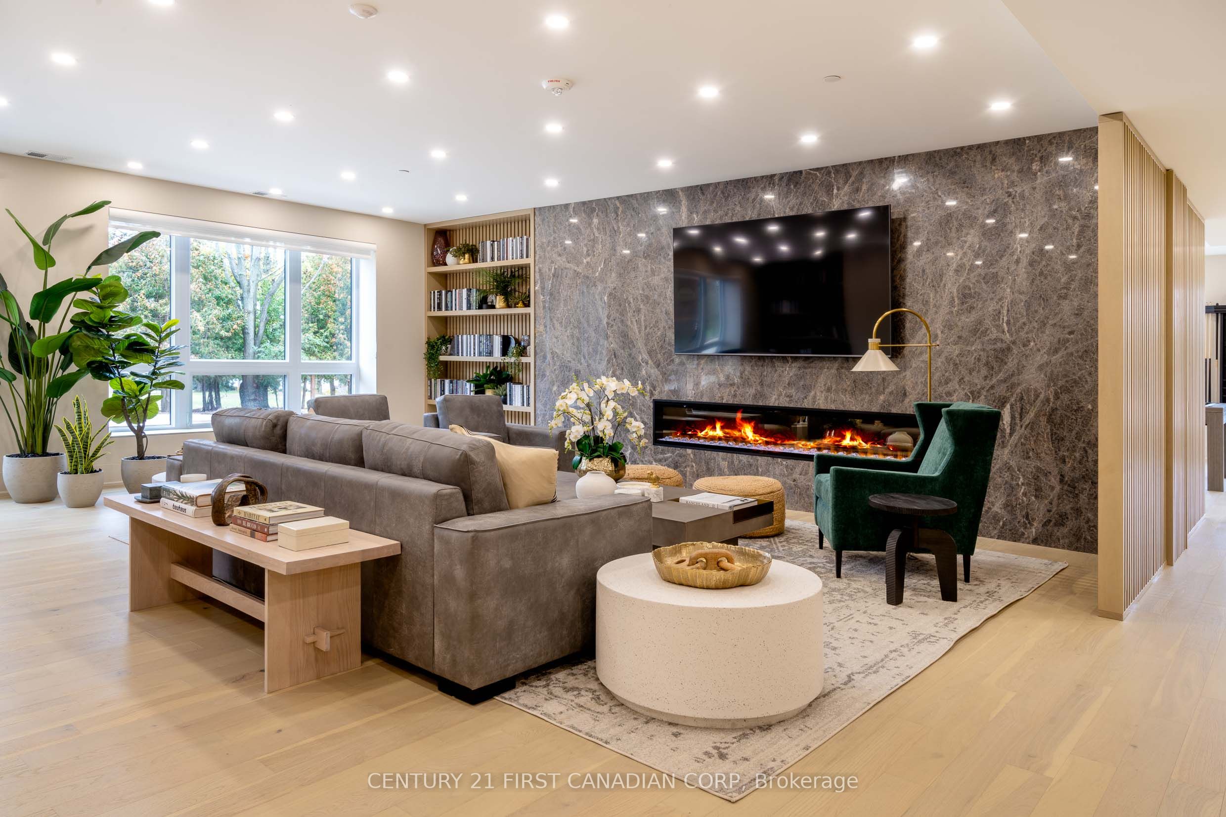 1975 Fountain Grass Dr Property Photo 25