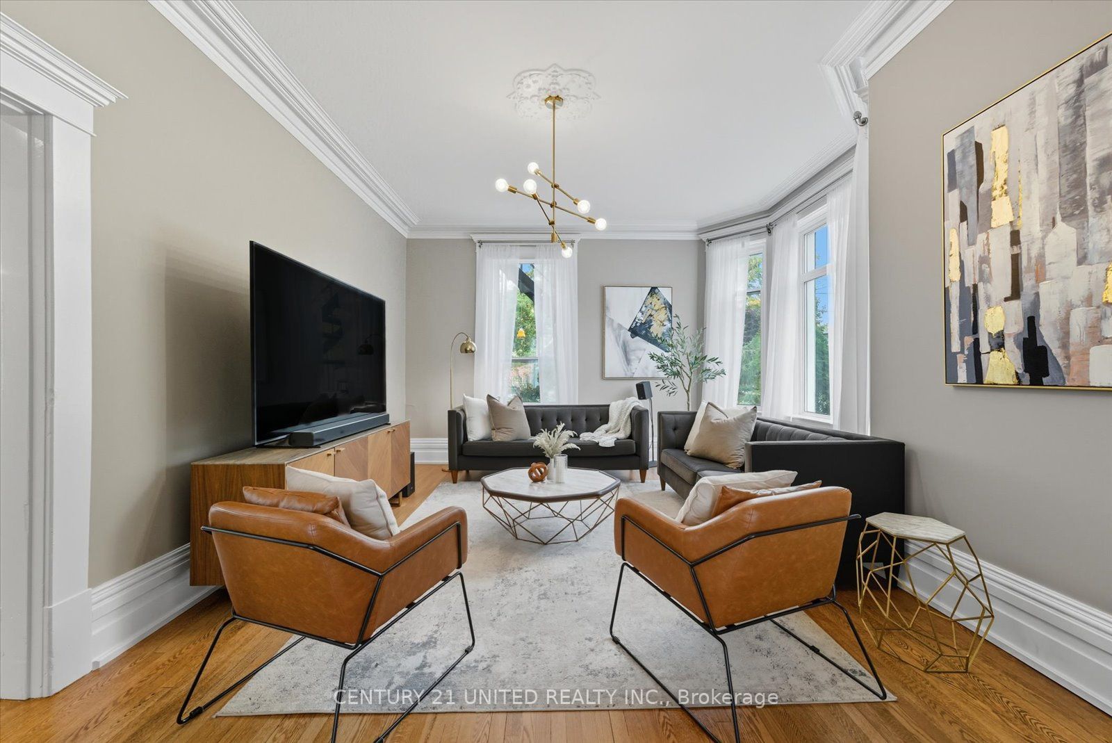 559 Downie St Property Photo 11