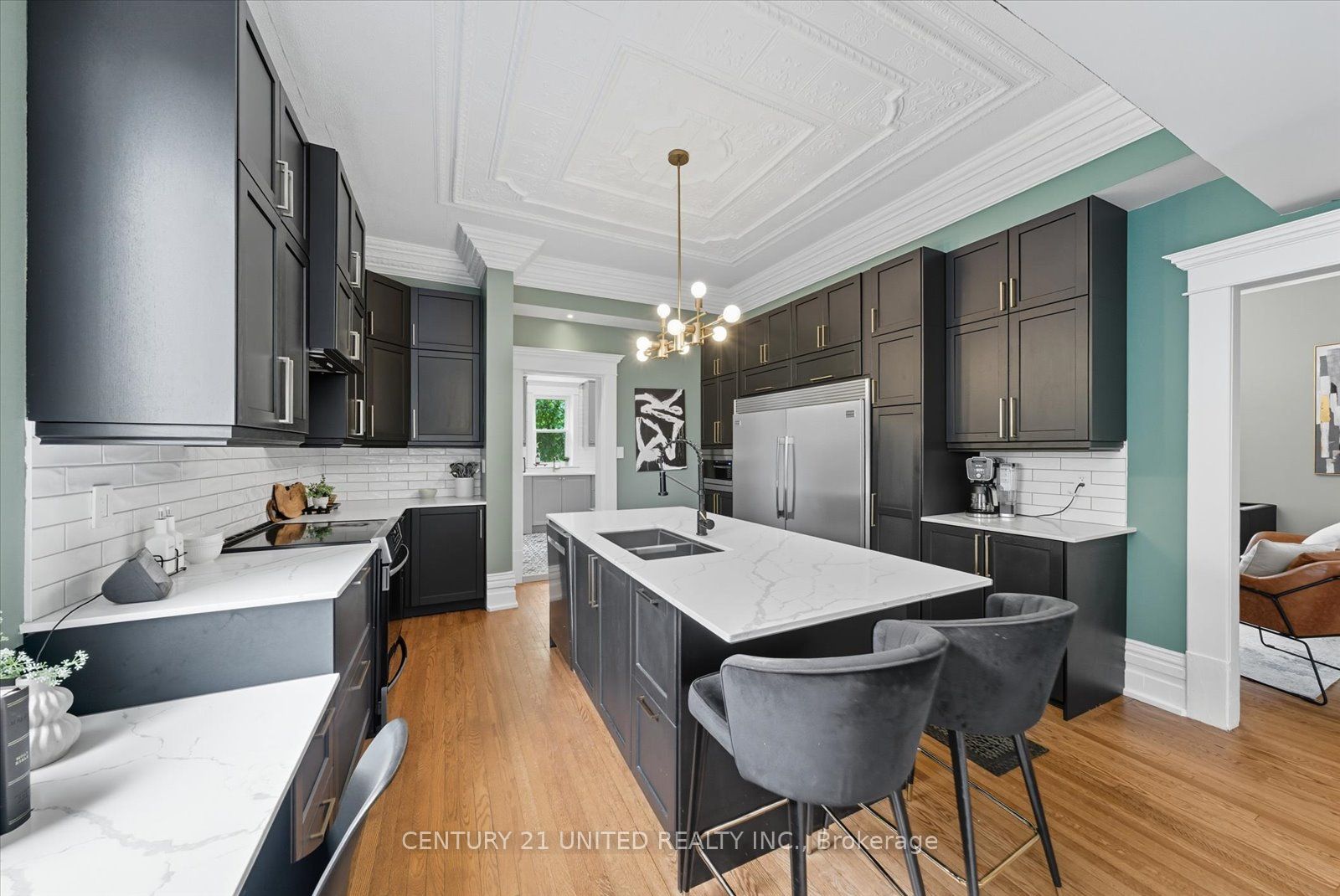 559 Downie St Property Photo 15