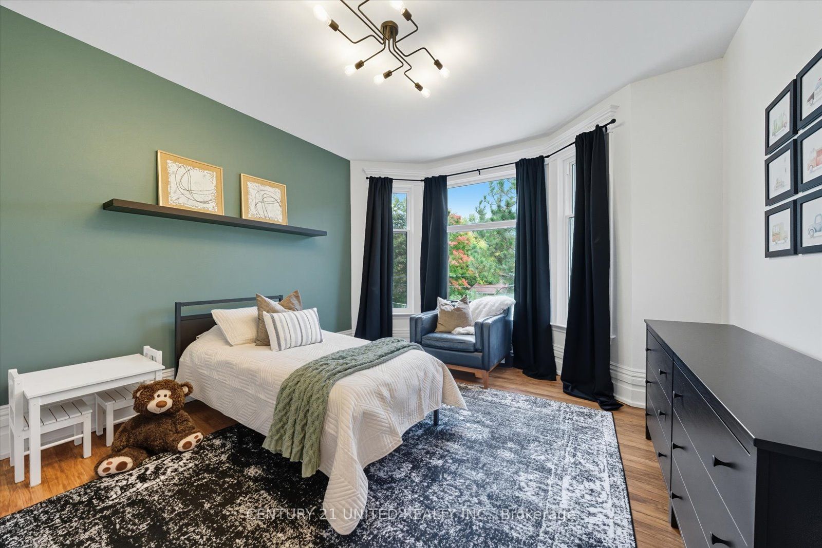 559 Downie St Property Photo 28