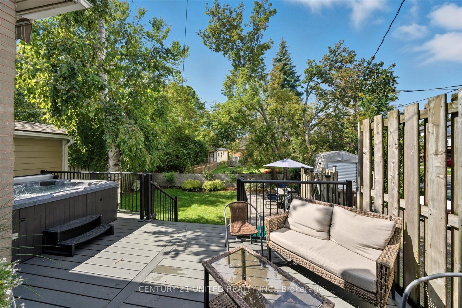 559 Downie St Property Photo 47