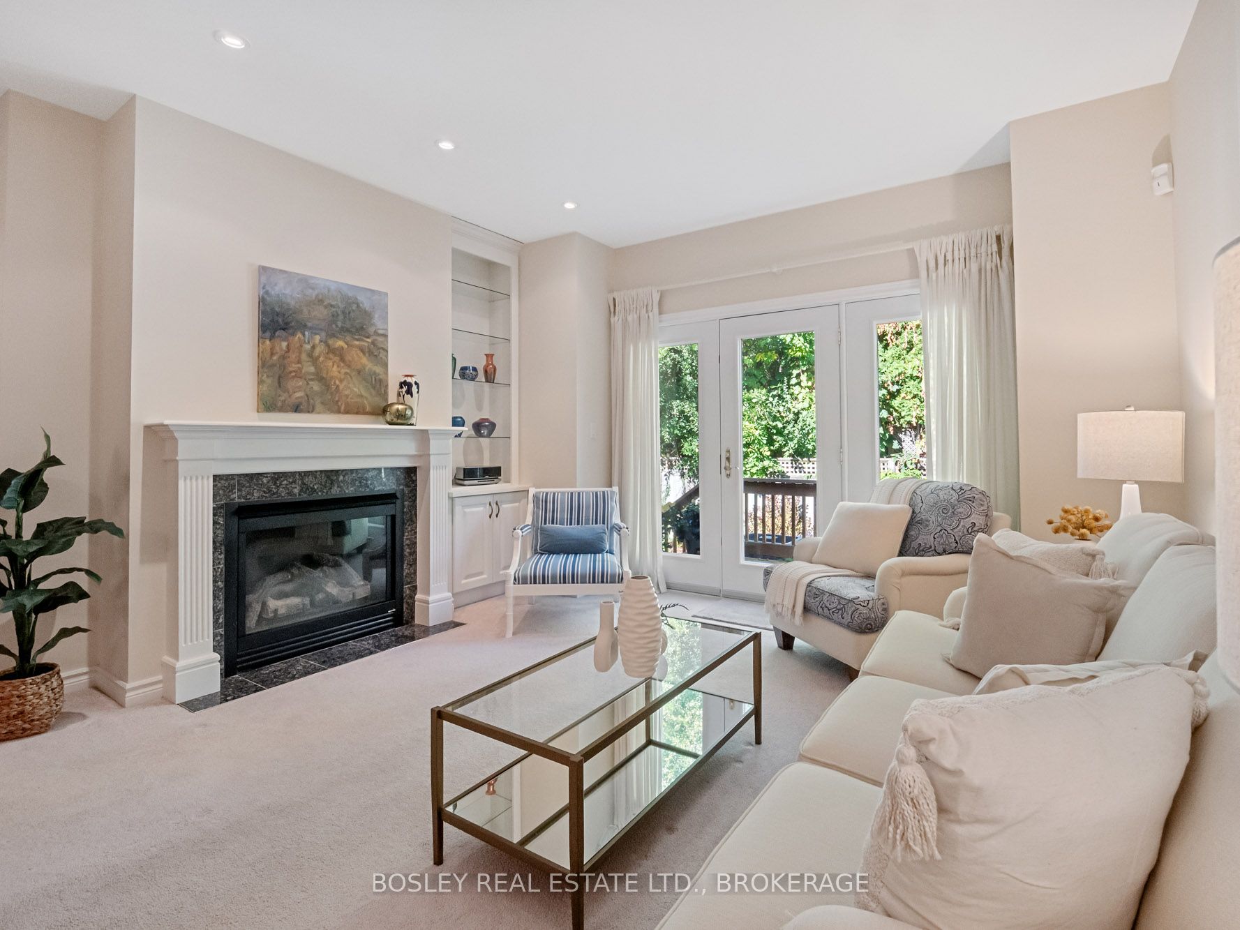 575 Simcoe St Property Photo 5