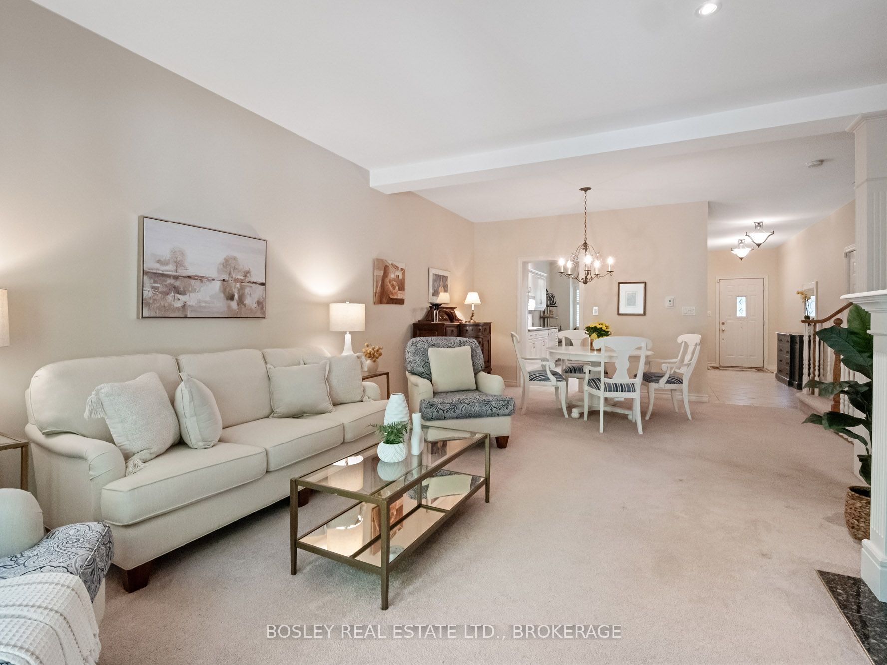 575 Simcoe St Property Photo 10