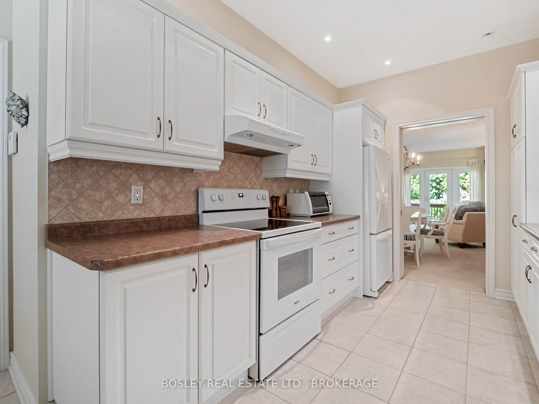 575 Simcoe St Property Photo 12