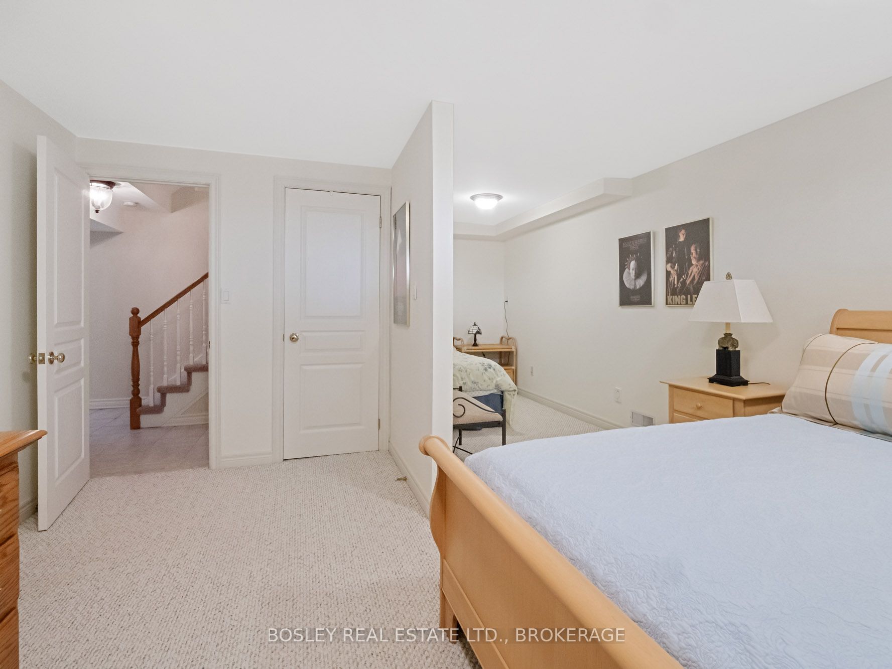 575 Simcoe St Property Photo 26