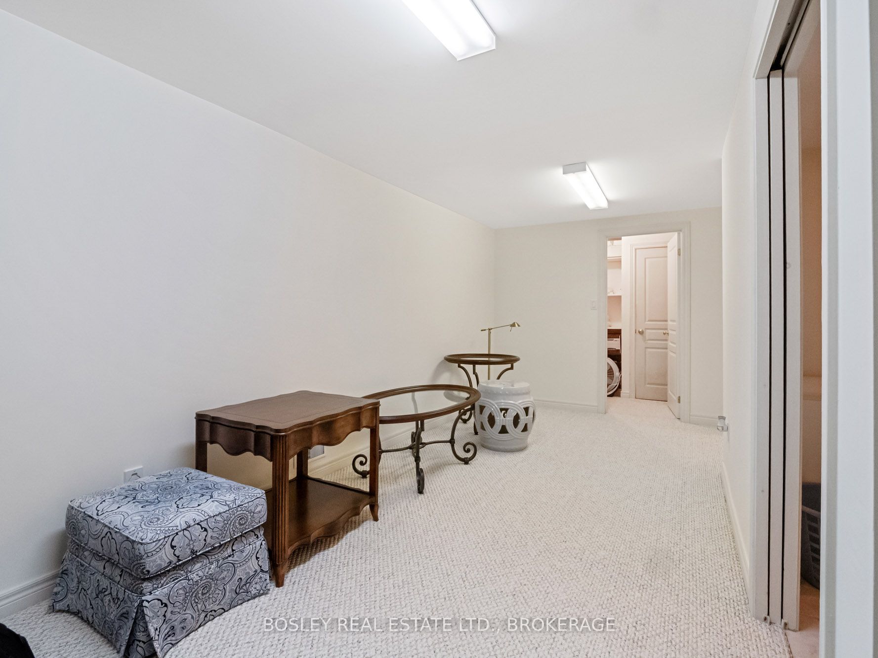 575 Simcoe St Property Photo 32