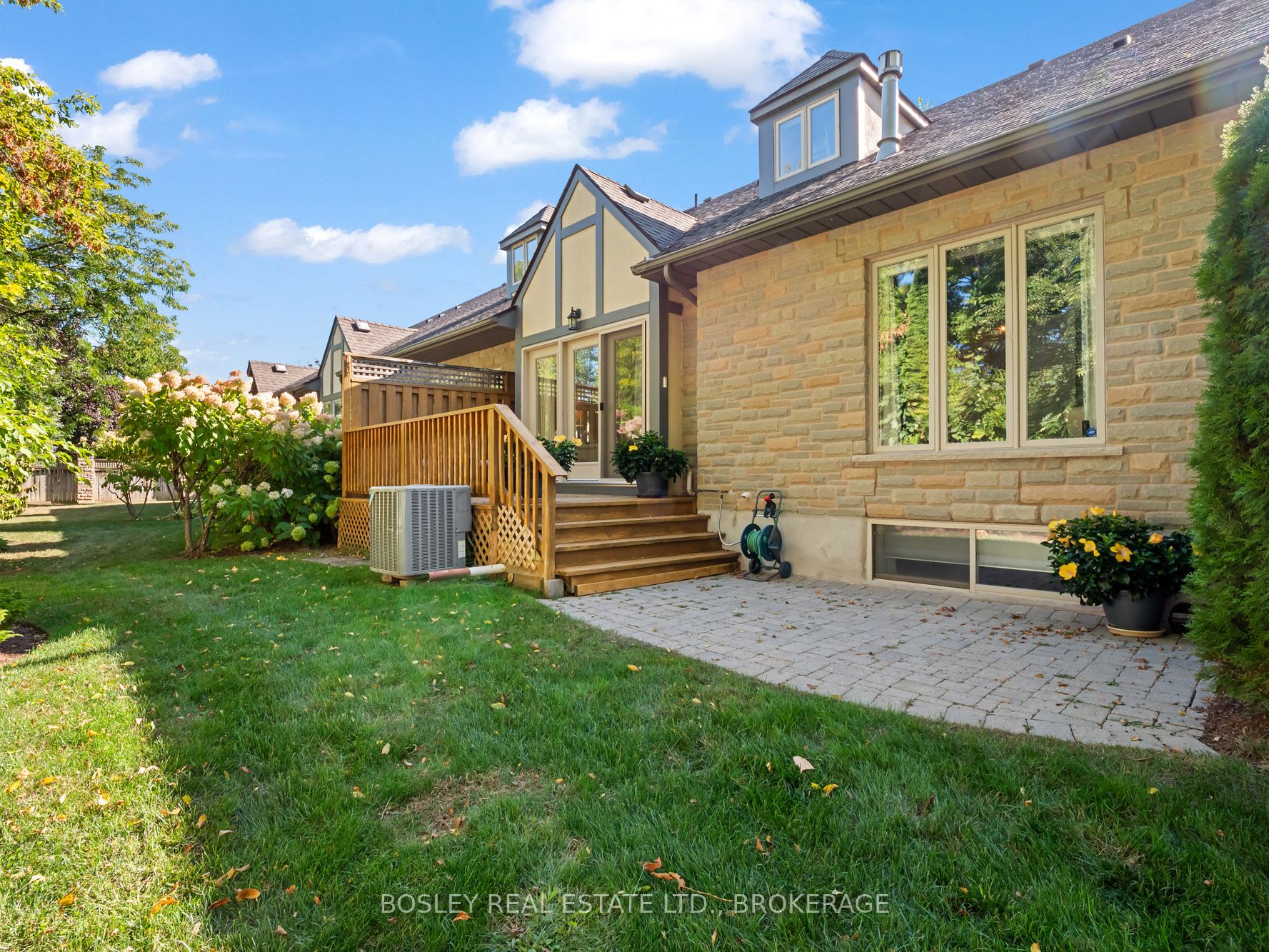 575 Simcoe St Property Photo 34