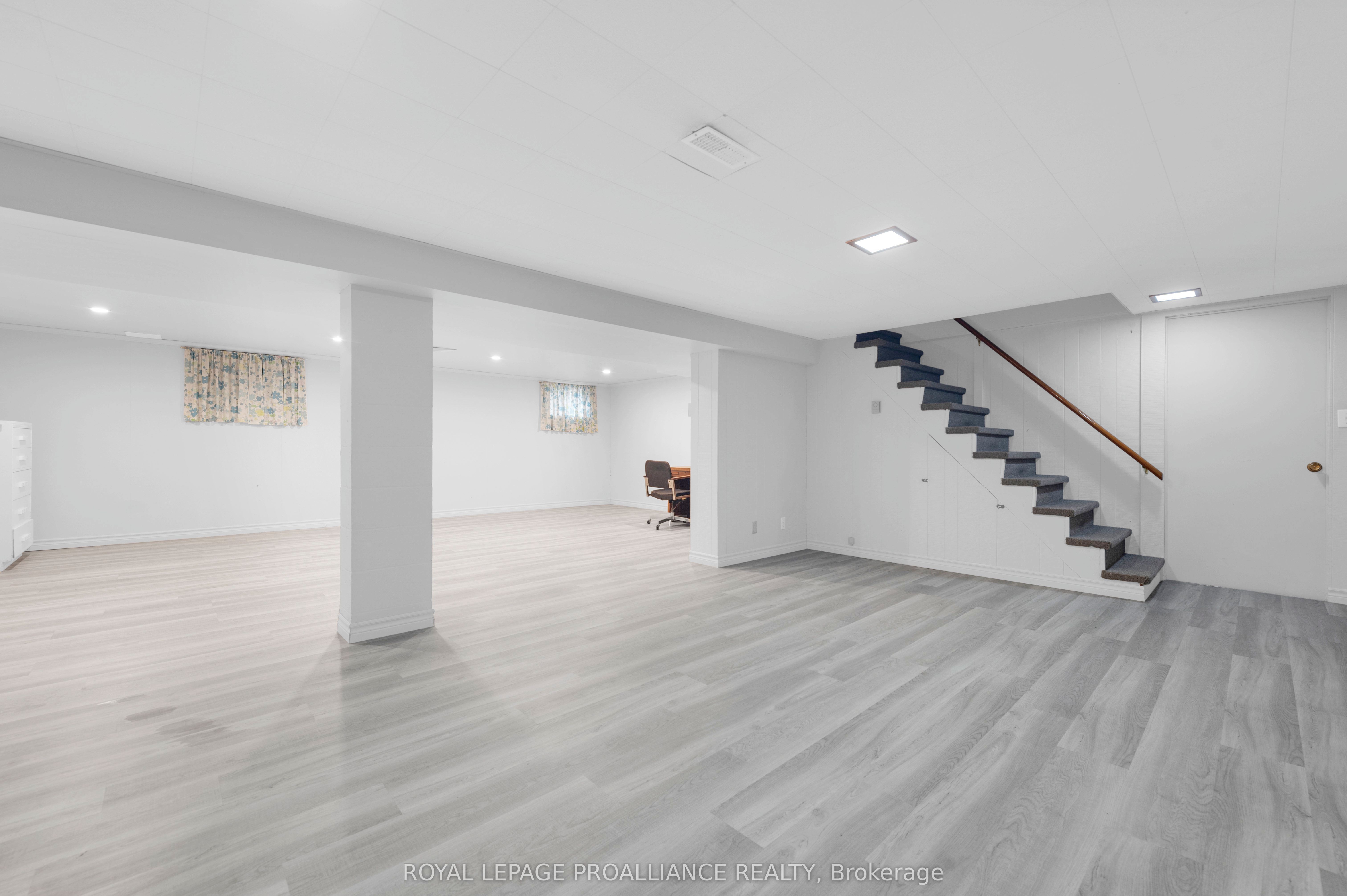 7 North Drive Property Photo 28