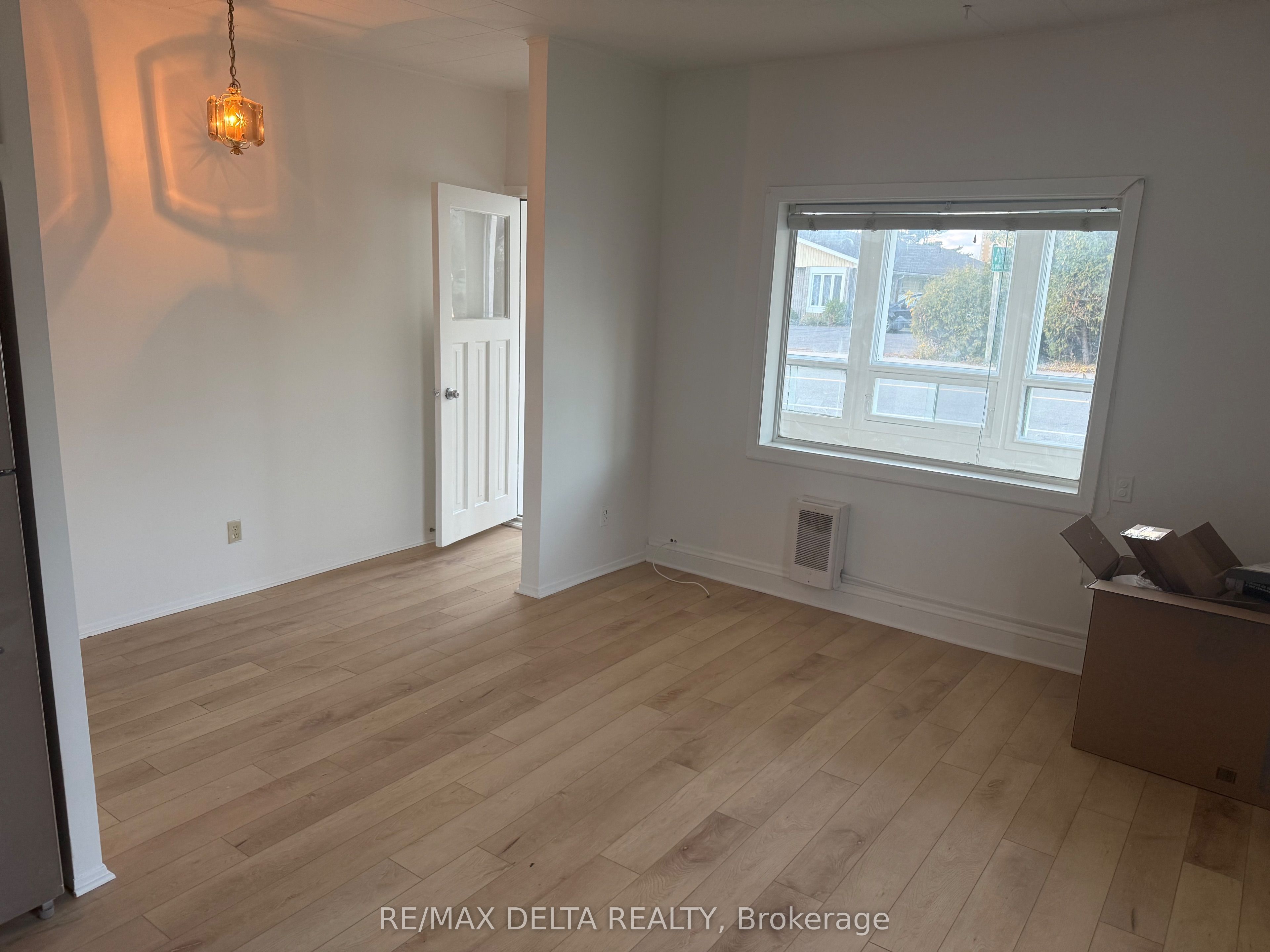 2248 Laval St Property Photo 5