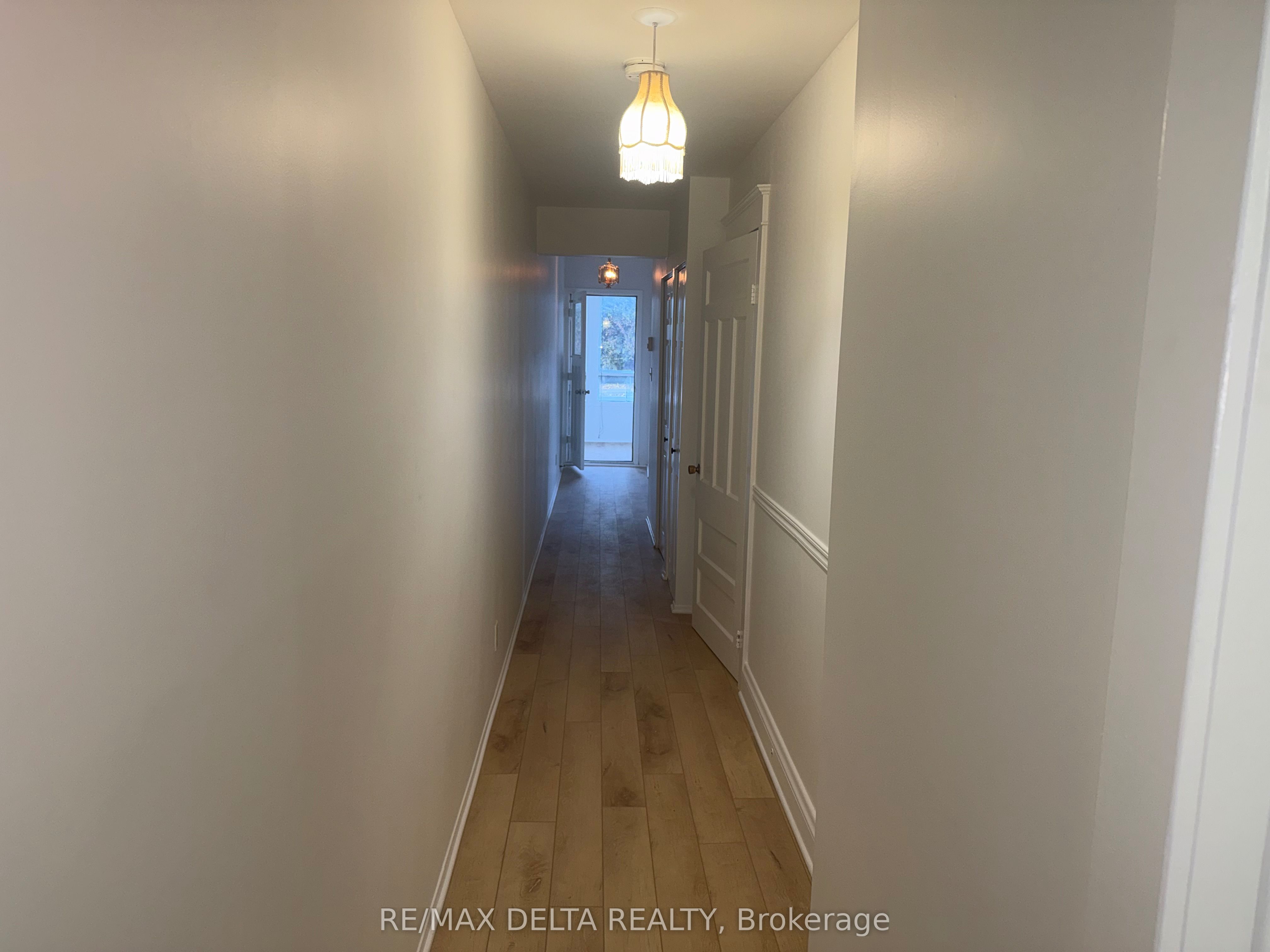 2248 Laval St Property Photo 9