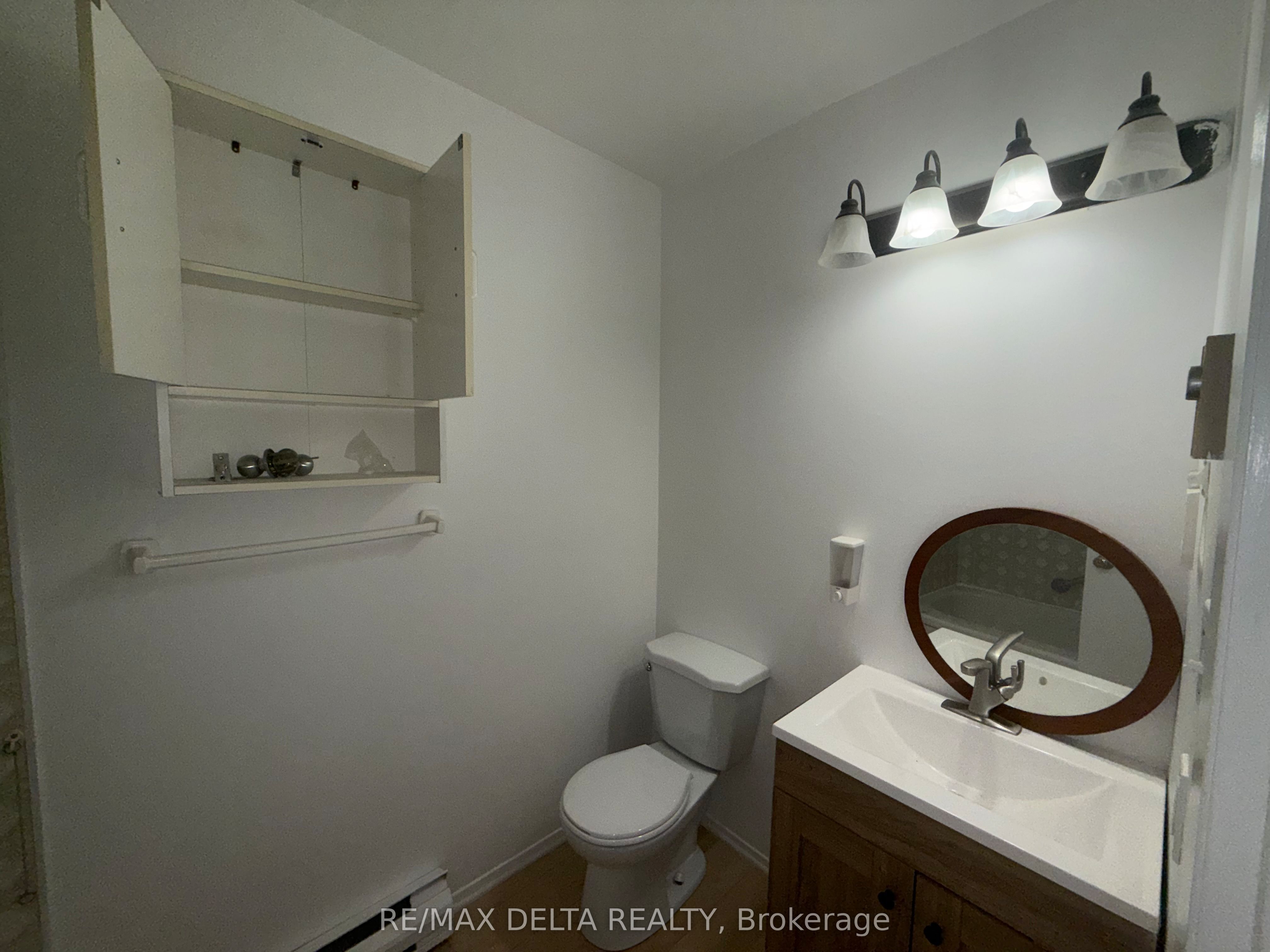 2248 Laval St Property Photo 13