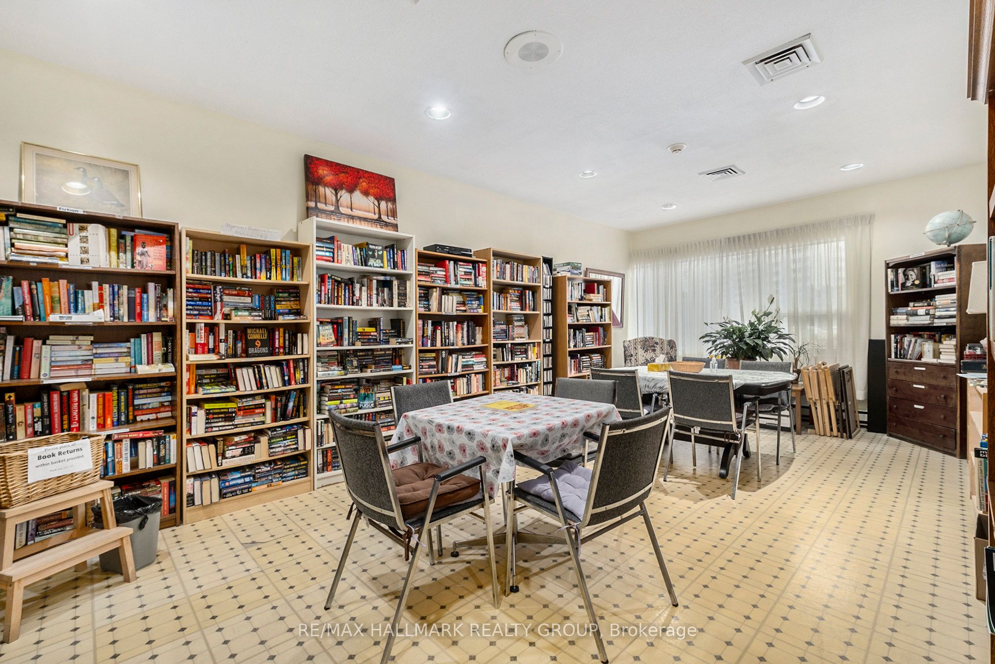 1380 Prince Of Wales Dr Property Photo 19