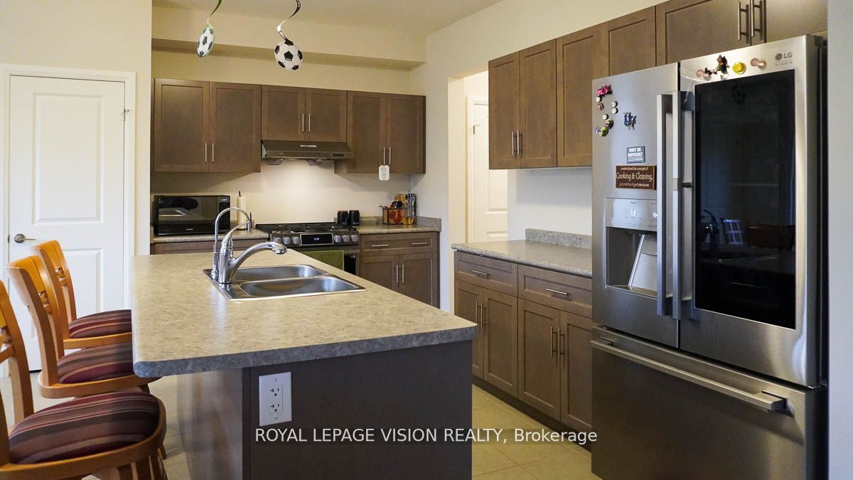 155 Bur Oak Dr Property Photo 12