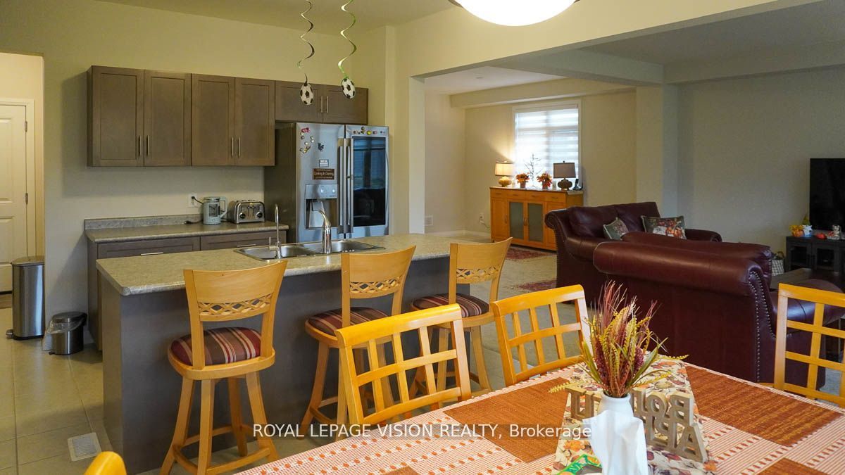 155 Bur Oak Dr Property Photo 15