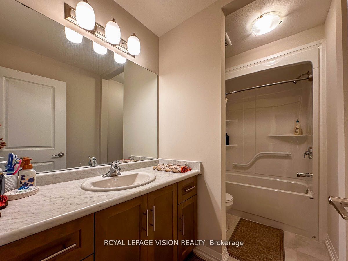 155 Bur Oak Dr Property Photo 24