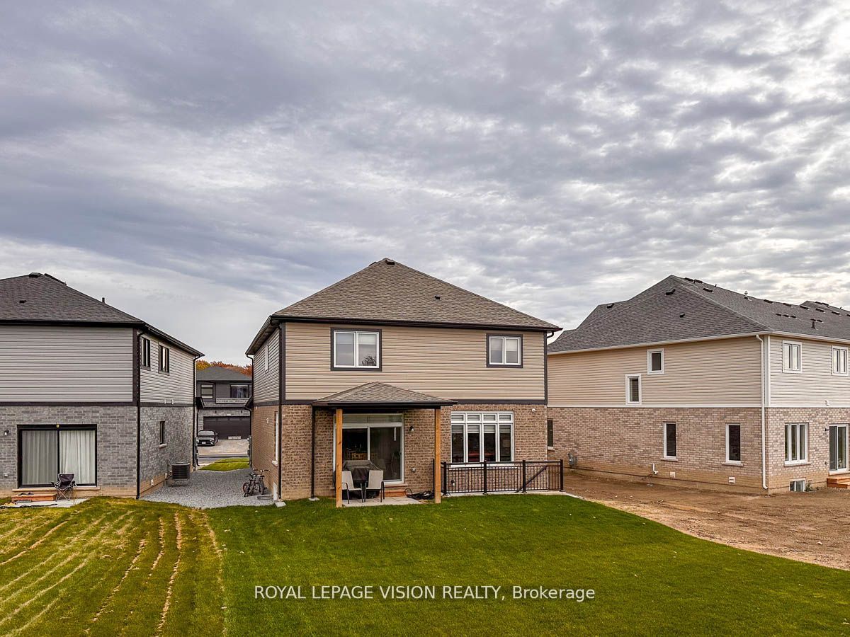 155 Bur Oak Dr Property Photo 31