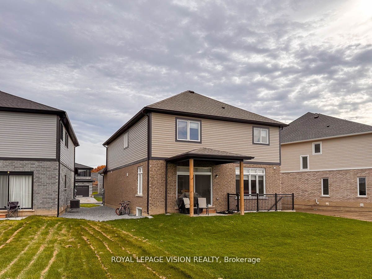 155 Bur Oak Dr Property Photo 32