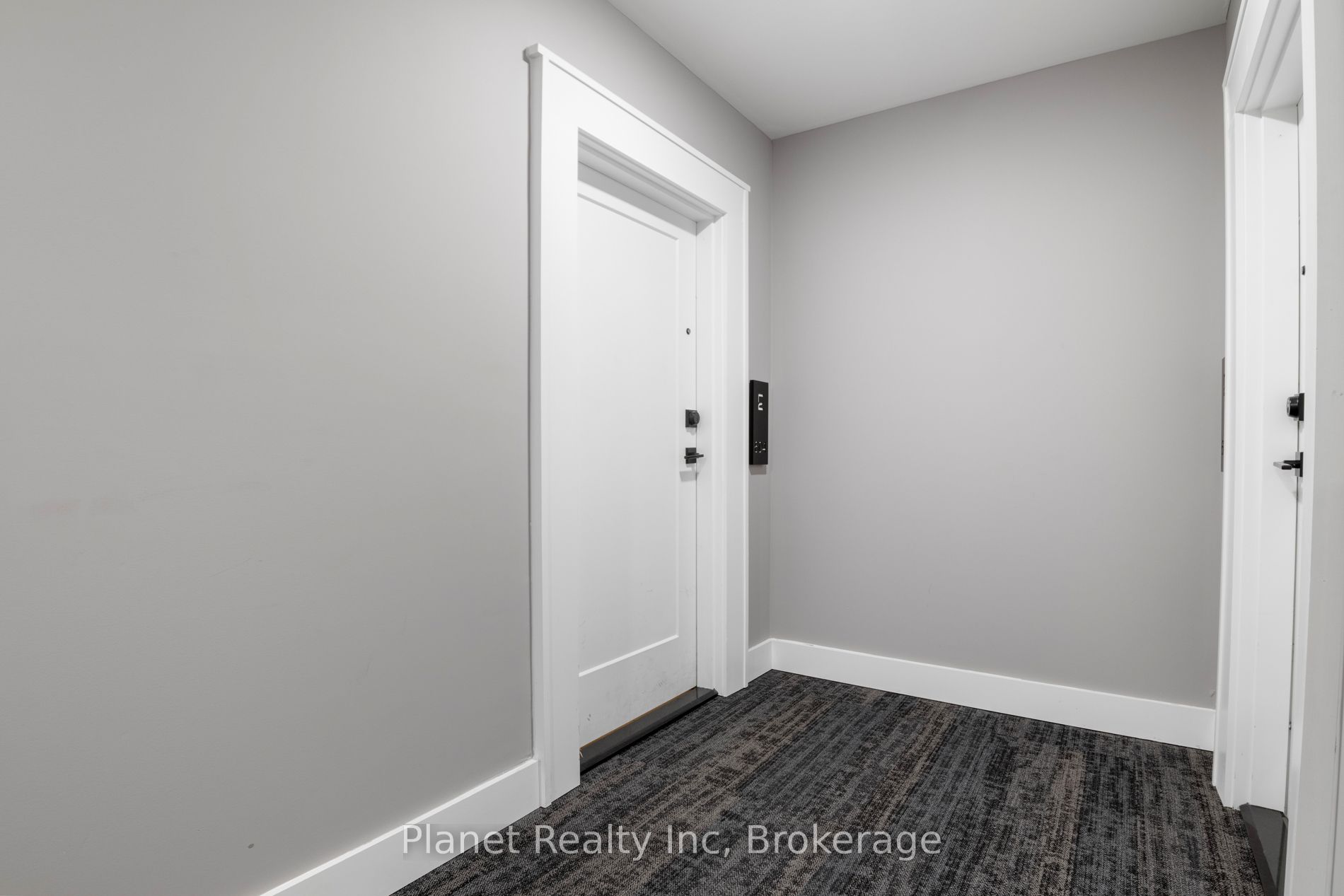 71 Wyndham Street S 604 Property Photo 3