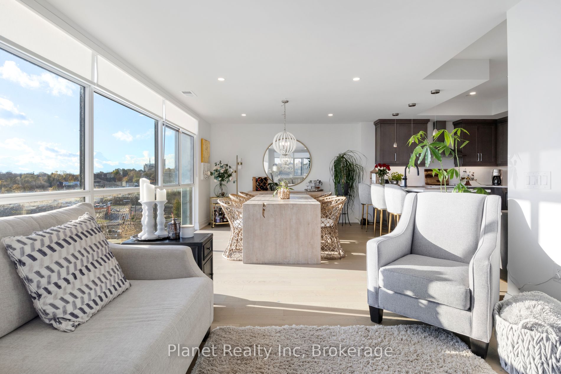 71 Wyndham Street S 604 Property Photo 7