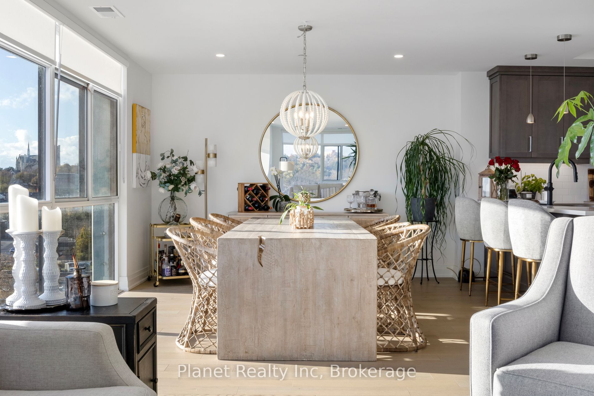 71 Wyndham Street S 604 Property Photo 8