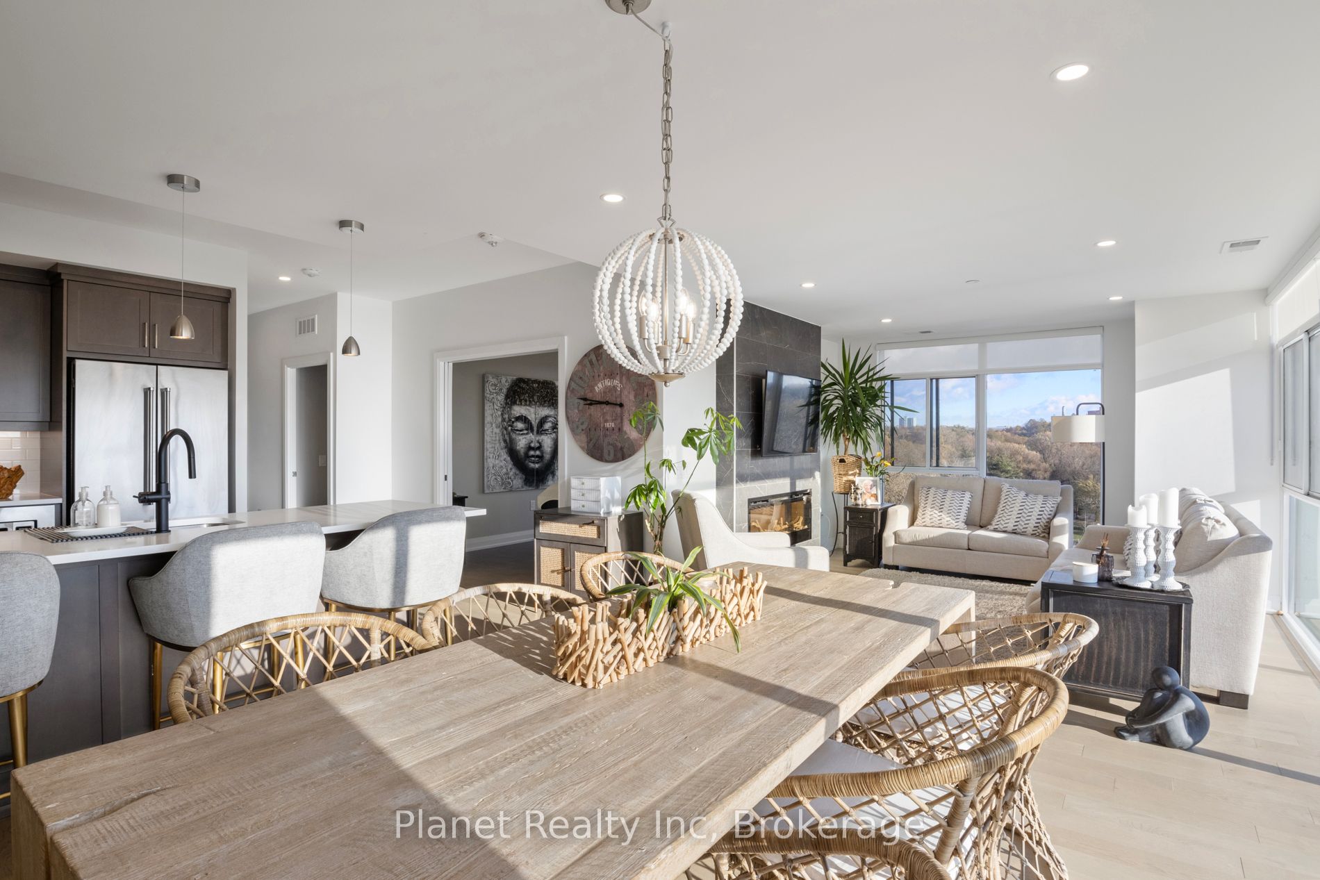 71 Wyndham Street S 604 Property Photo 12