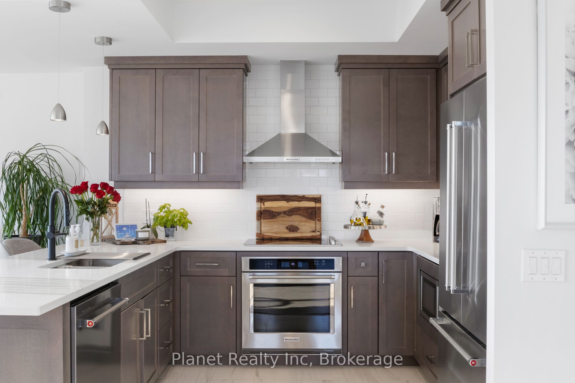 71 Wyndham Street S 604 Property Photo 15