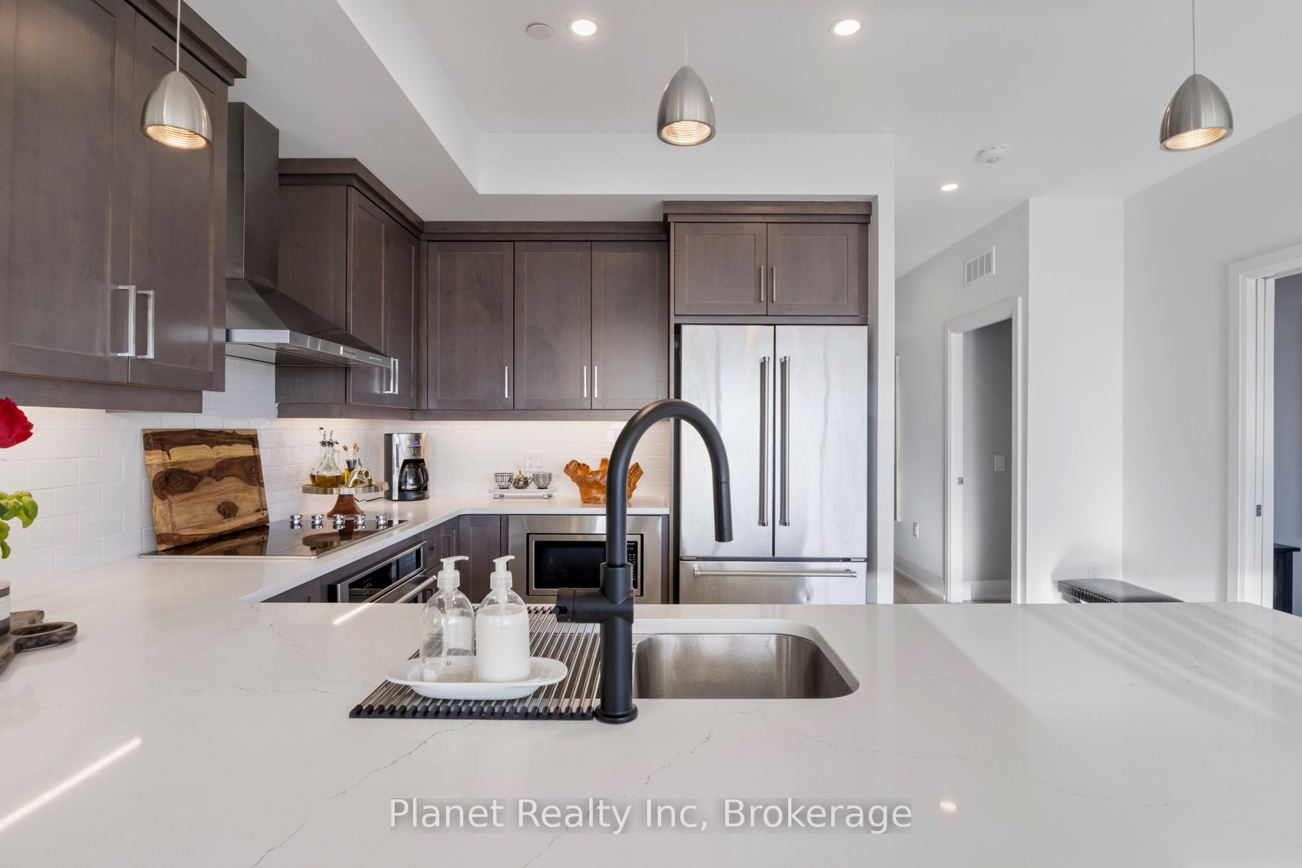 71 Wyndham Street S 604 Property Photo 17