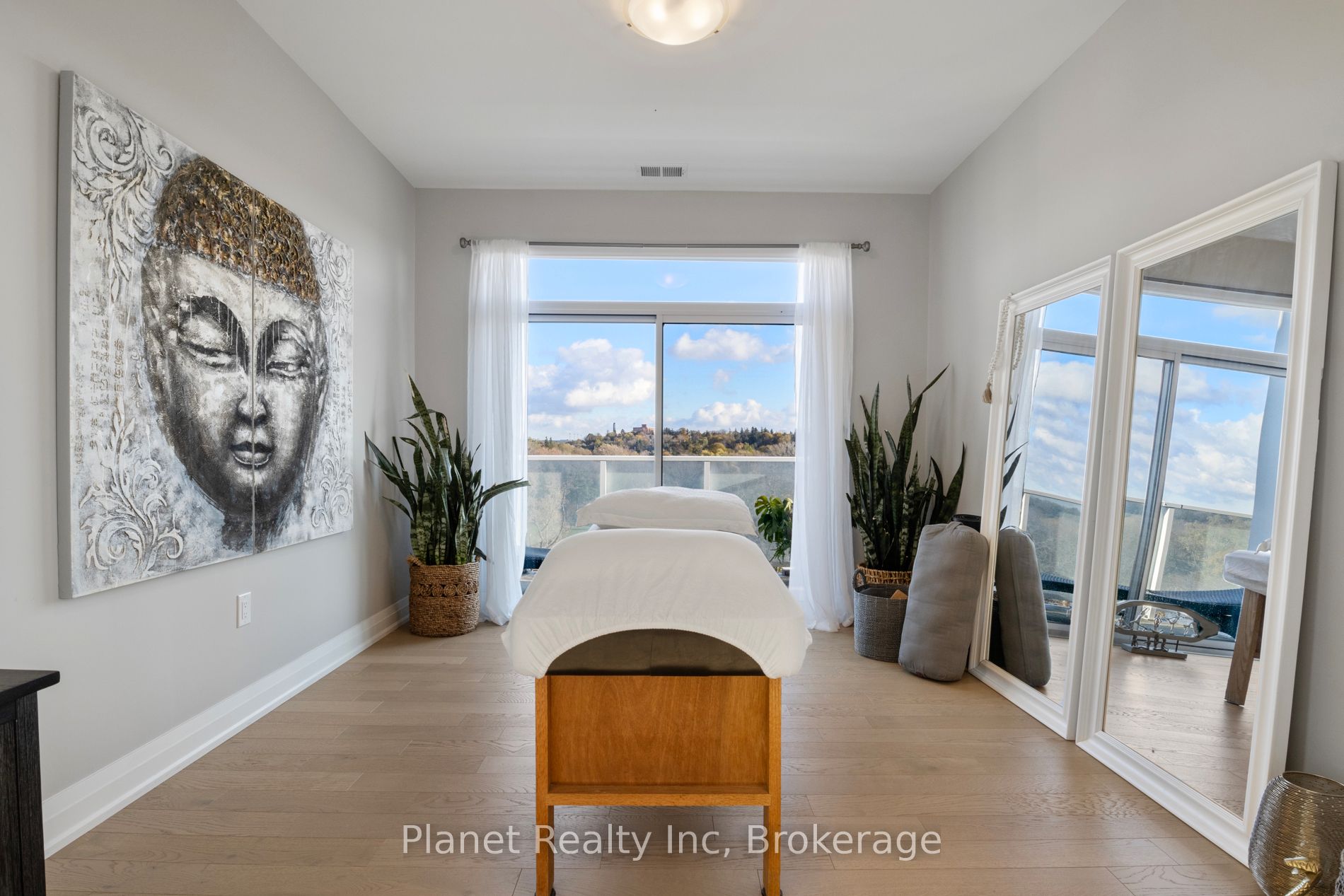 71 Wyndham Street S 604 Property Photo 19