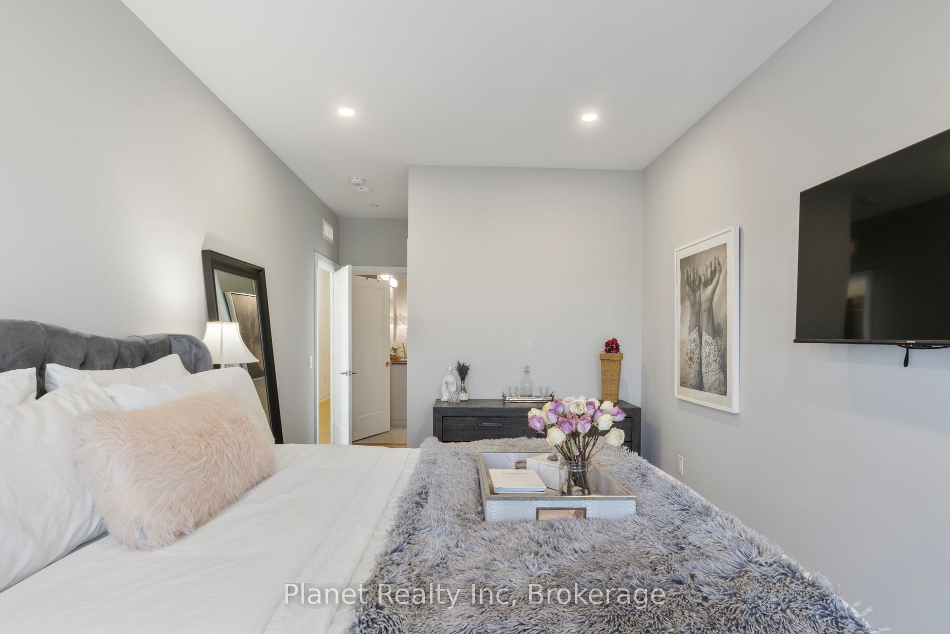 71 Wyndham Street S 604 Property Photo 25