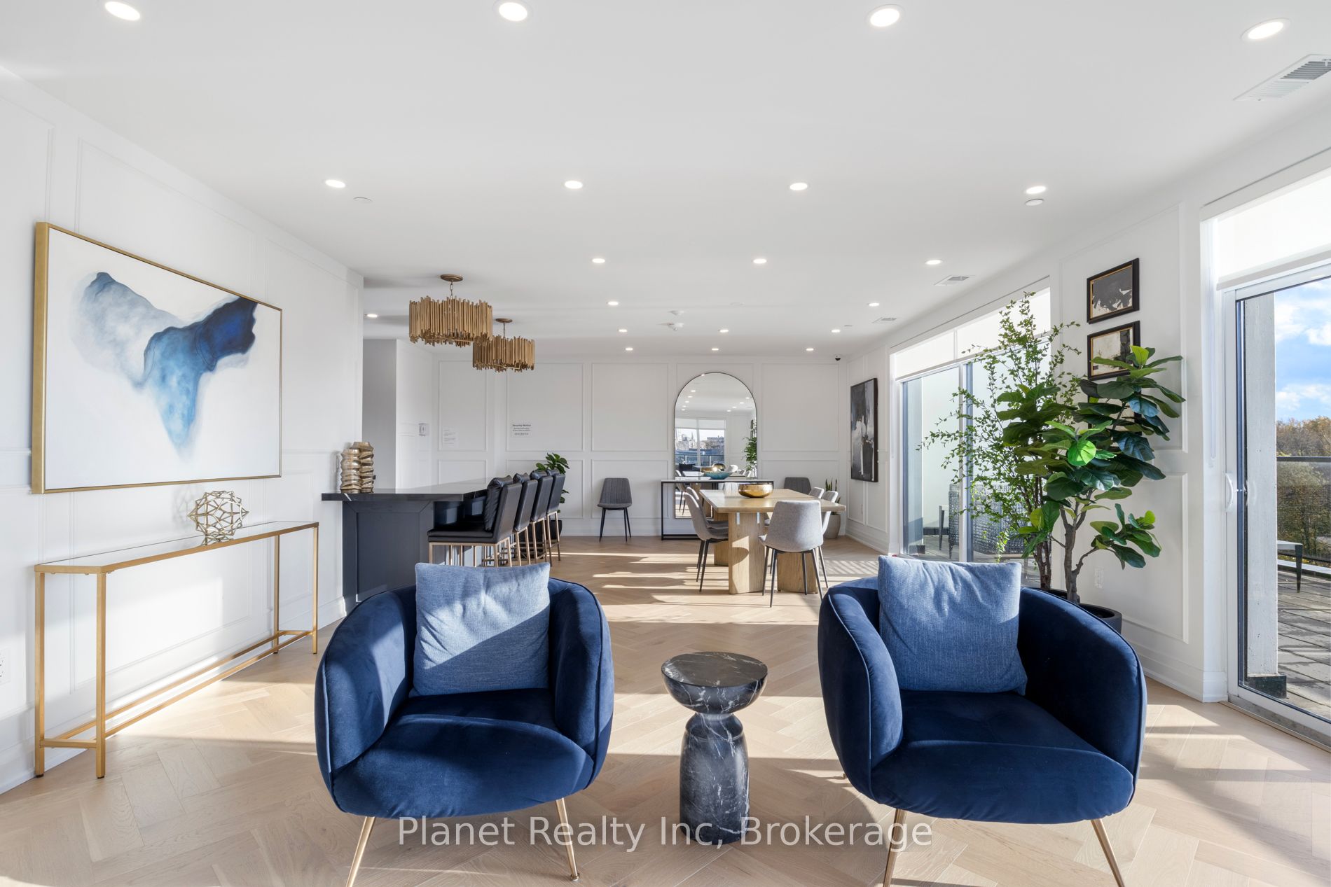 71 Wyndham Street S 604 Property Photo 32