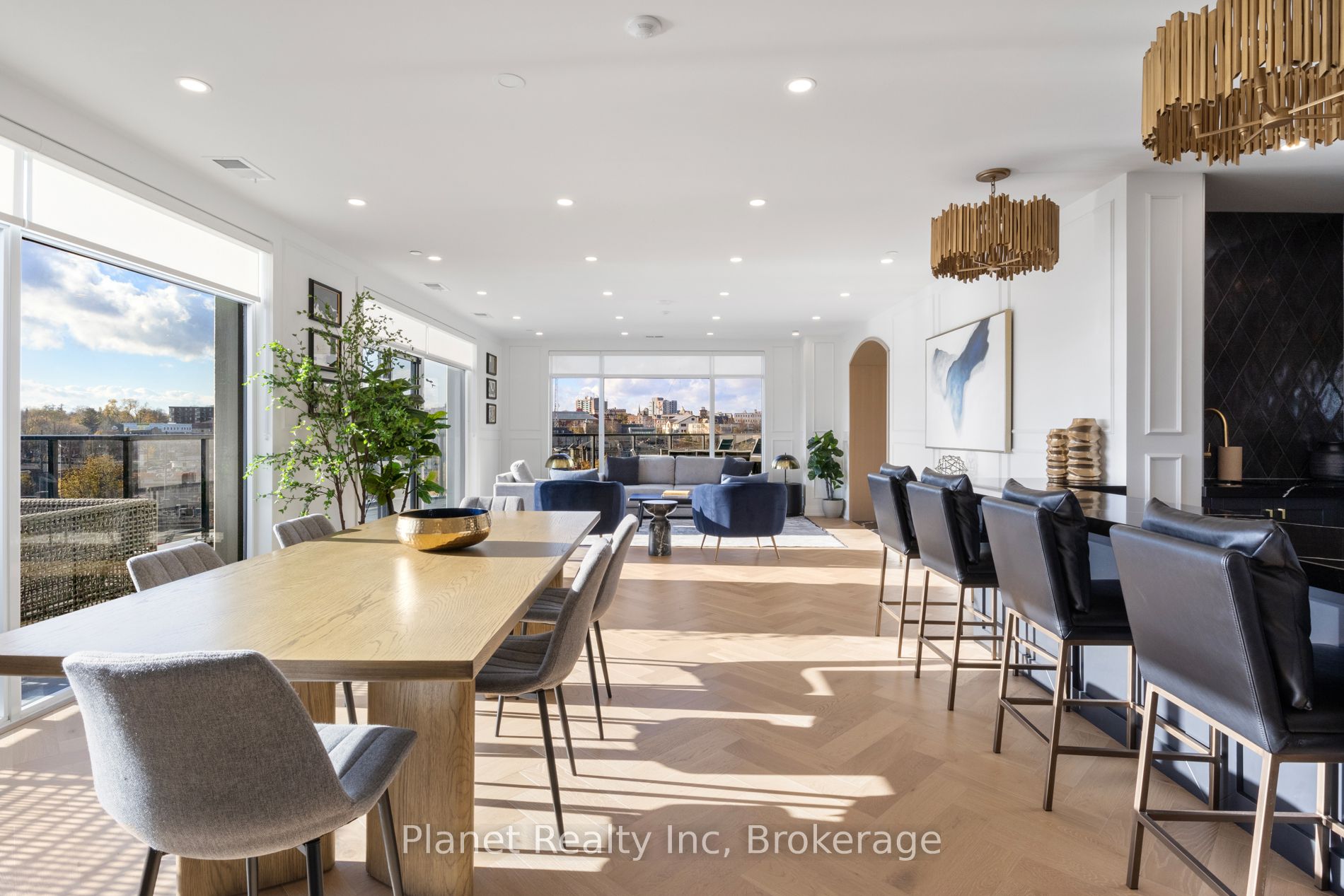 71 Wyndham Street S 604 Property Photo 33